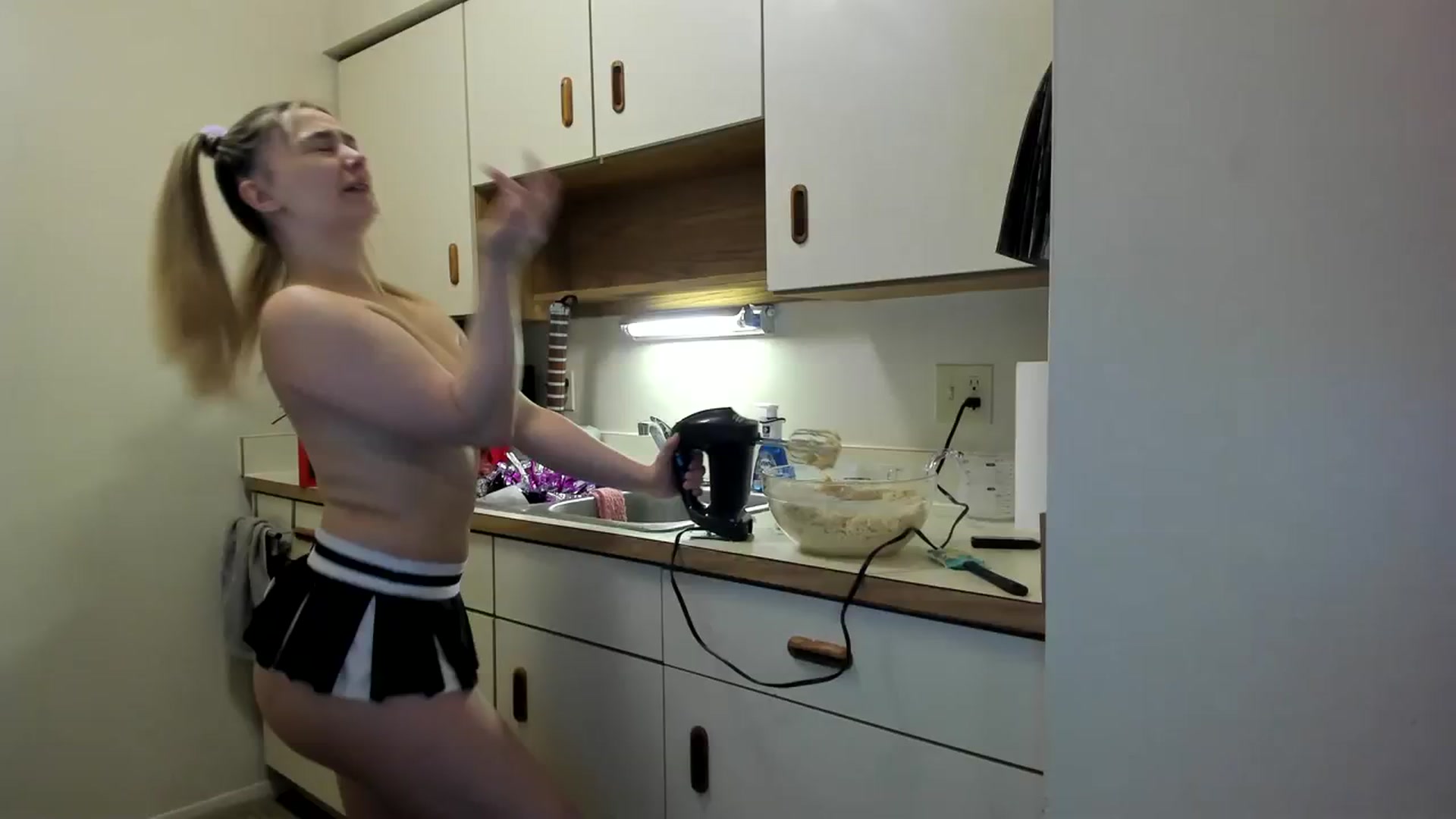 Gallery image thumbnail from Horizon_Blue's myfreecams stream on, 09/20/2023, 08:03 image 1 of 20