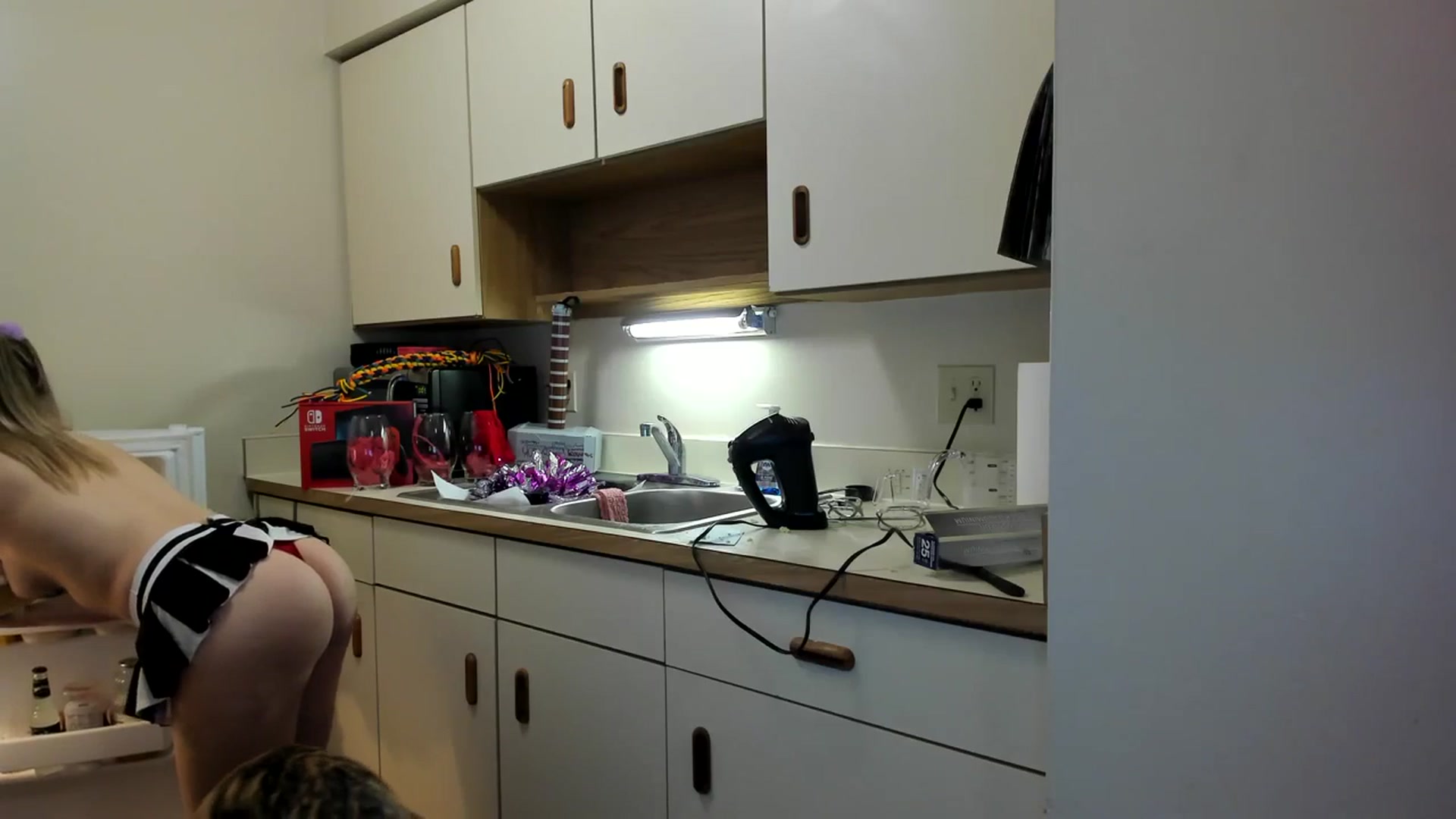 Gallery image thumbnail from Horizon_Blue's myfreecams stream on, 09/20/2023, 08:03 image 9 of 20