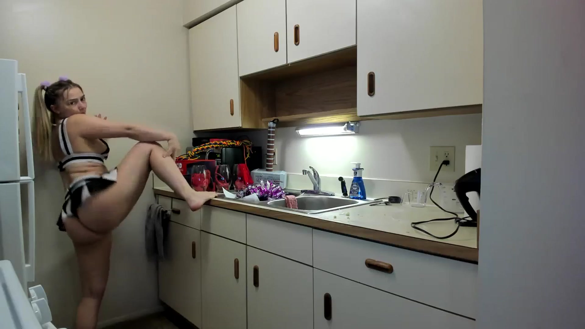 Gallery image thumbnail from Horizon_Blue's myfreecams stream on, 09/20/2023, 08:03 image 19 of 20