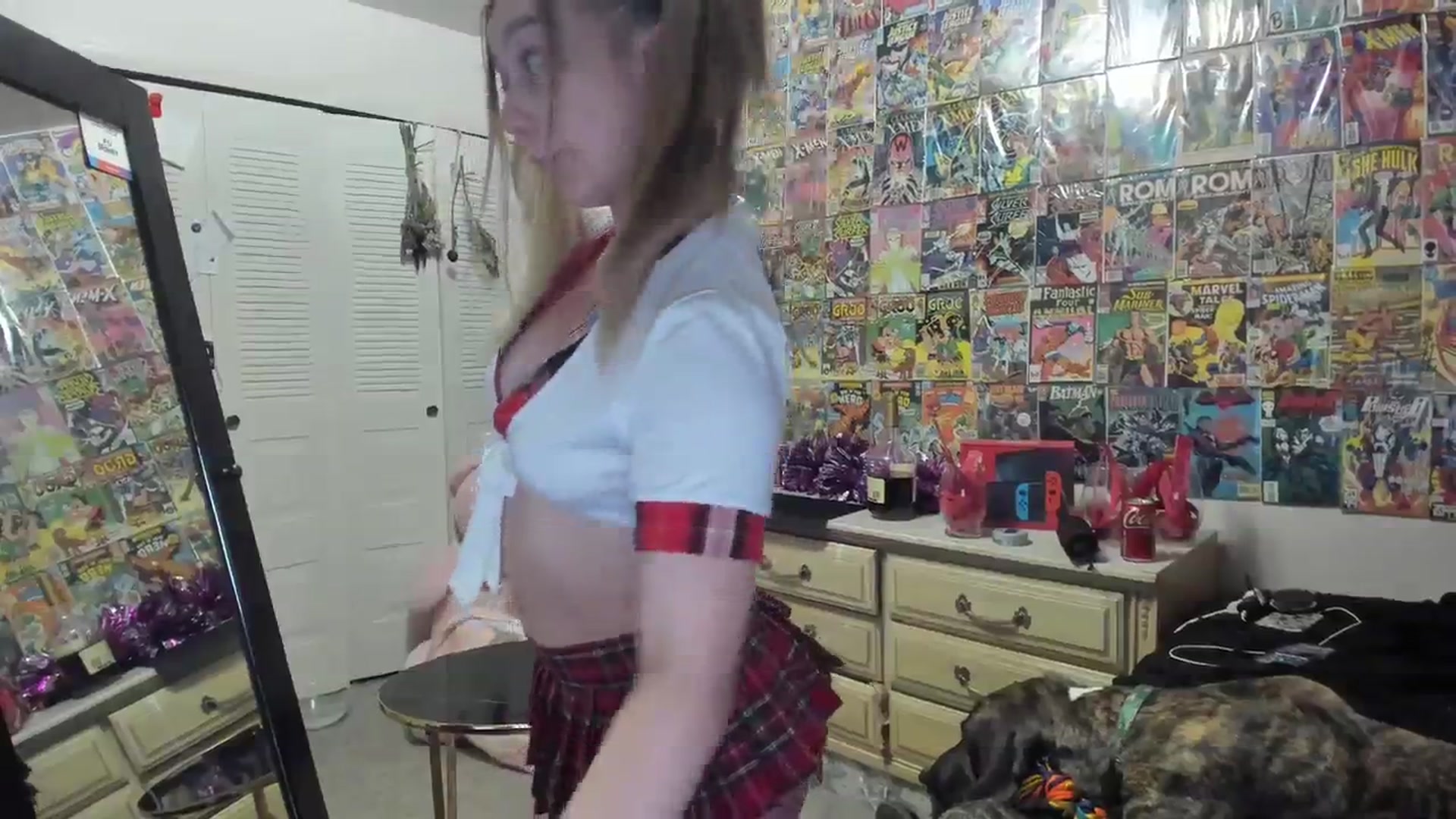 Gallery image thumbnail from Horizon_Blue's myfreecams stream on, 09/25/2023, 24:43 image 17 of 20
