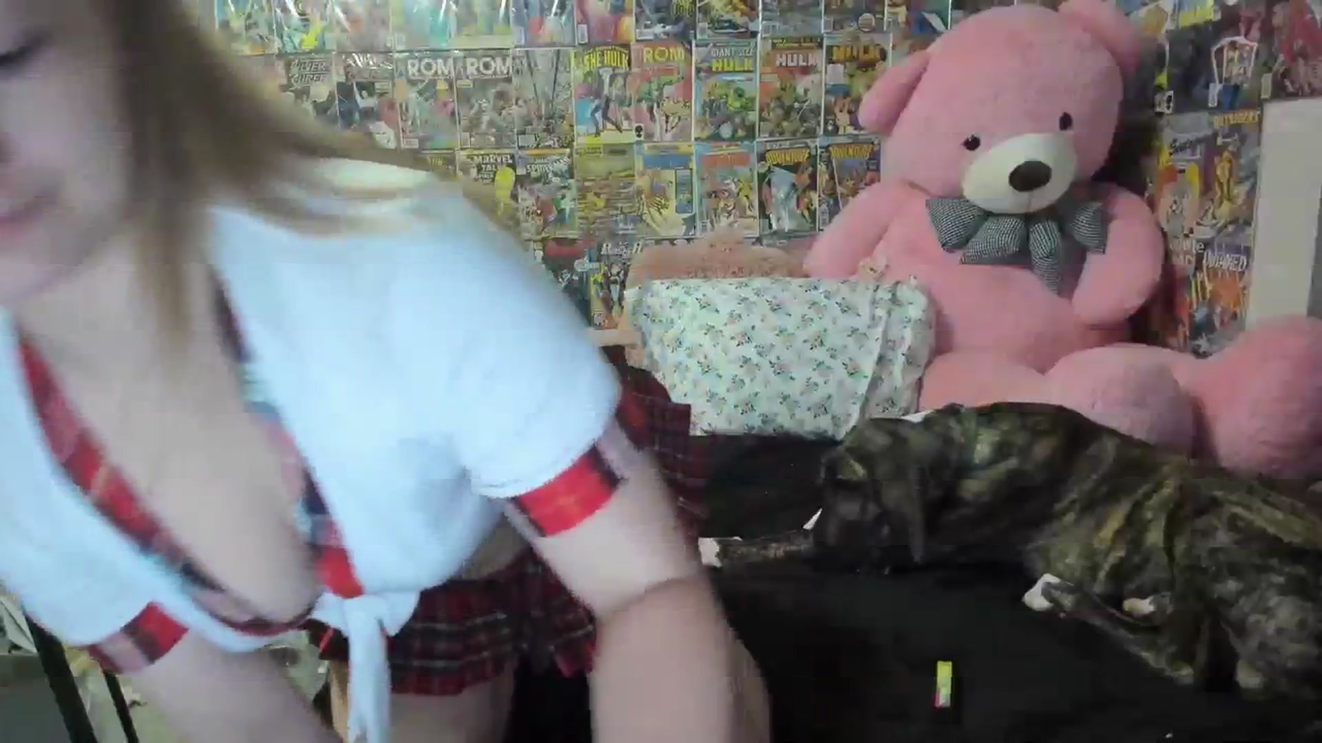 Gallery image thumbnail from Horizon_Blue's myfreecams stream on, 09/25/2023, 24:43 image 9 of 20