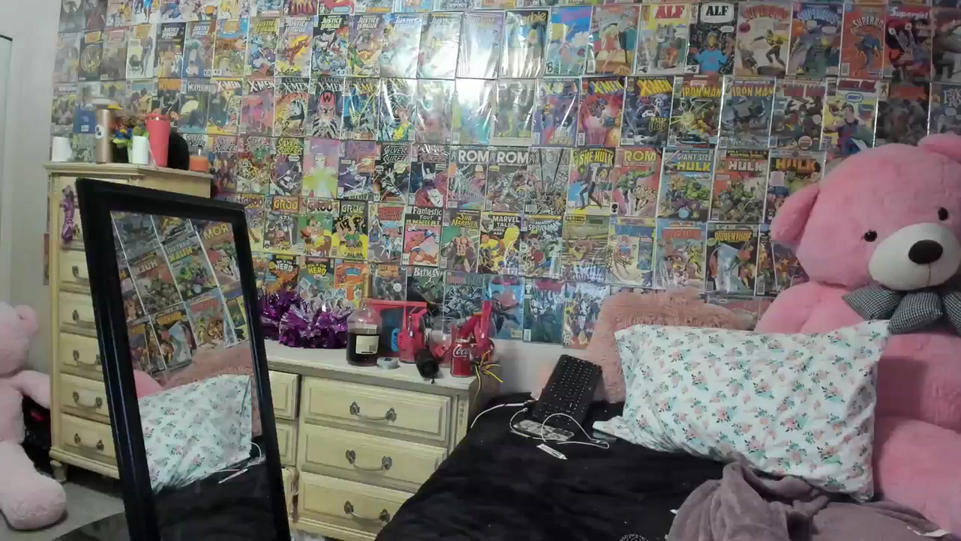 Gallery image thumbnail from Horizon_Blue's myfreecams stream on, 09/25/2023, 24:43 image 1 of 20