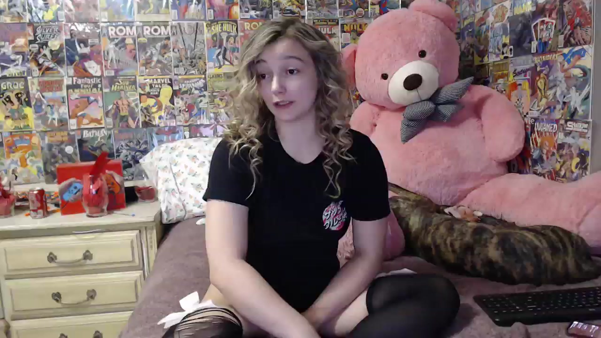 Gallery image thumbnail from Horizon_Blue's myfreecams stream on, 09/27/2023, 10:30 image 1 of 20