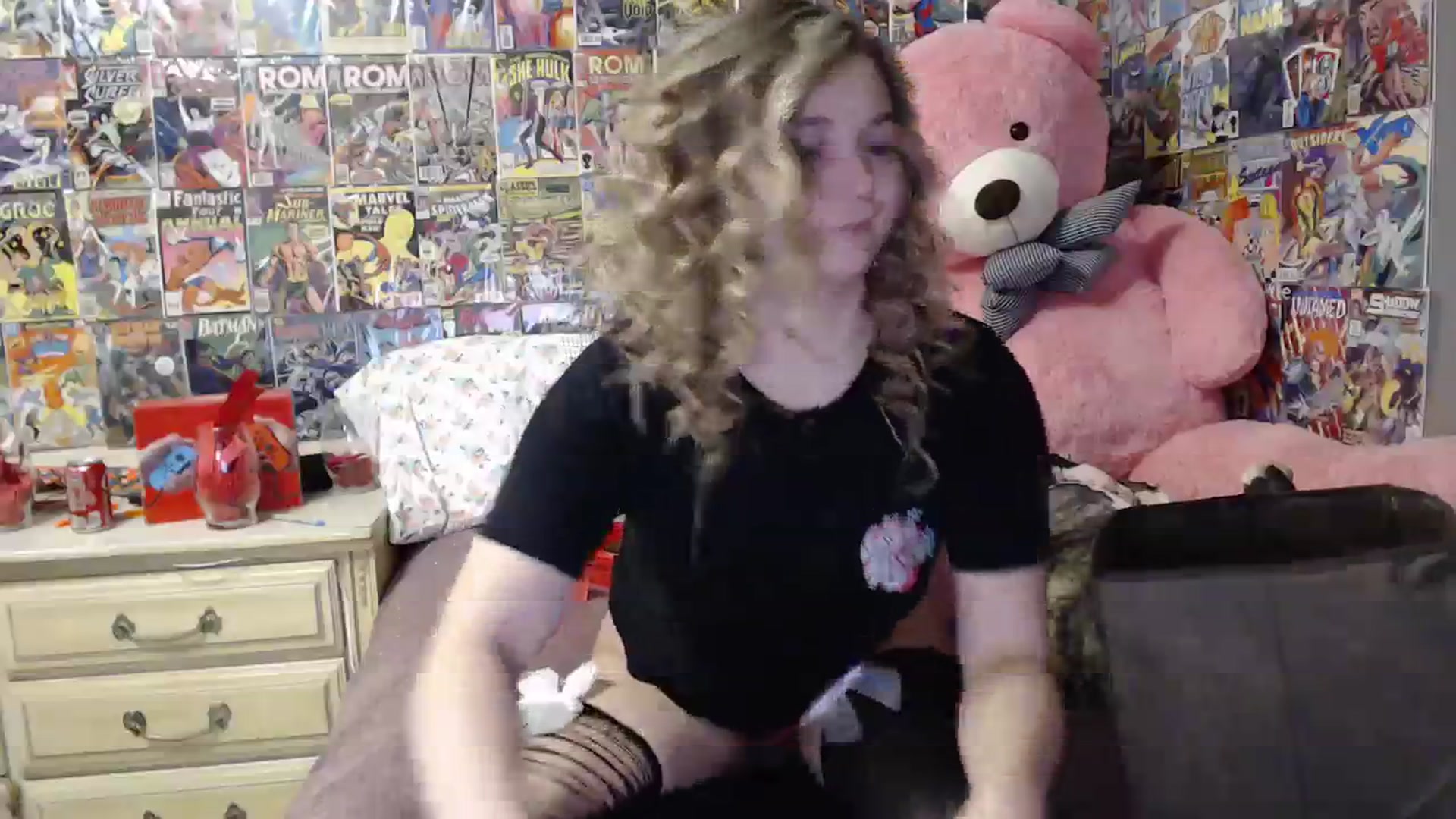 Gallery image thumbnail from Horizon_Blue's myfreecams stream on, 09/27/2023, 10:30 image 10 of 20