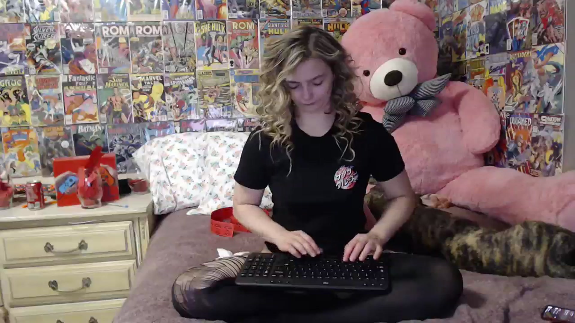 Gallery image thumbnail from Horizon_Blue's myfreecams stream on, 09/27/2023, 10:30 image 8 of 20