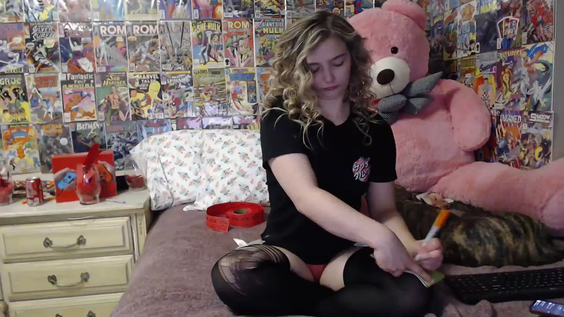 Gallery image thumbnail from Horizon_Blue's myfreecams stream on, 09/27/2023, 10:30 image 3 of 20
