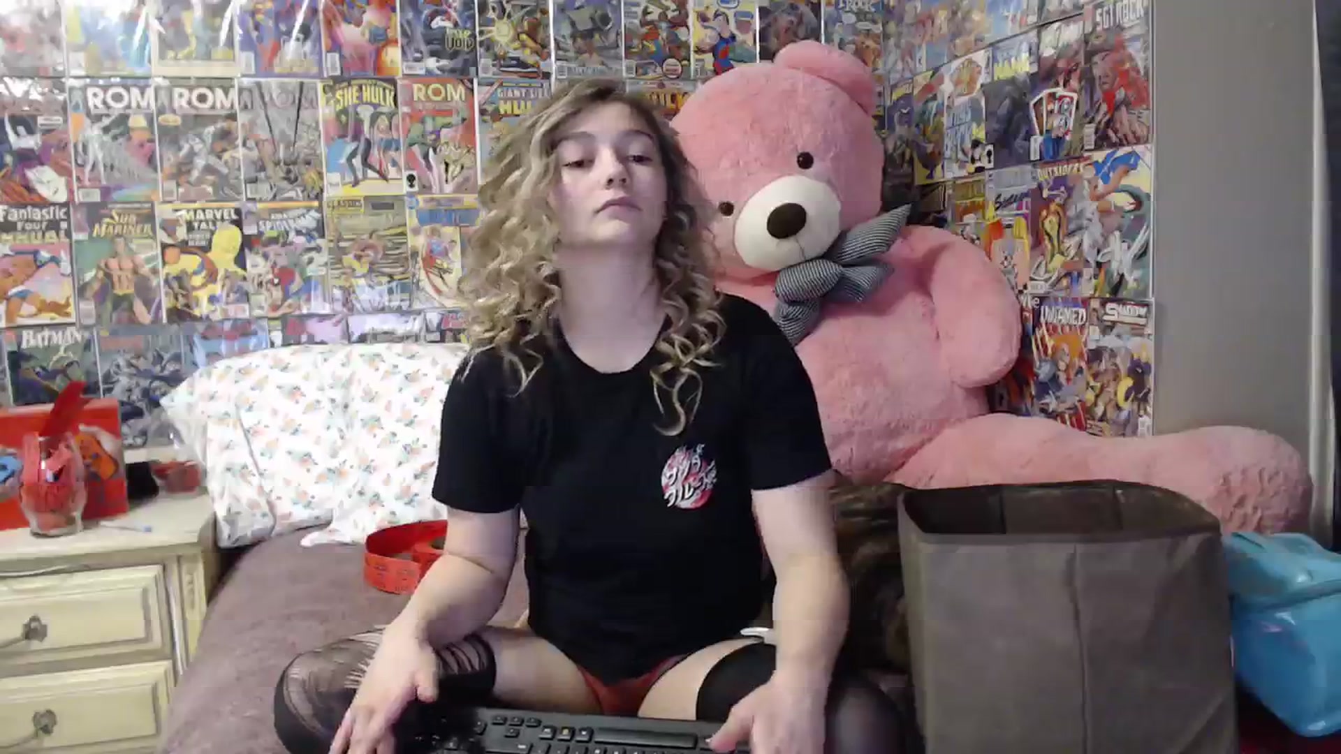 Gallery image thumbnail from Horizon_Blue's myfreecams stream on, 09/27/2023, 10:30 image 14 of 20