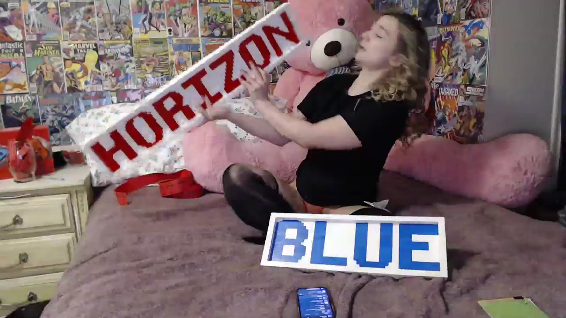 Gallery image thumbnail from Horizon_Blue's myfreecams stream on, 09/27/2023, 10:56 image 9 of 20