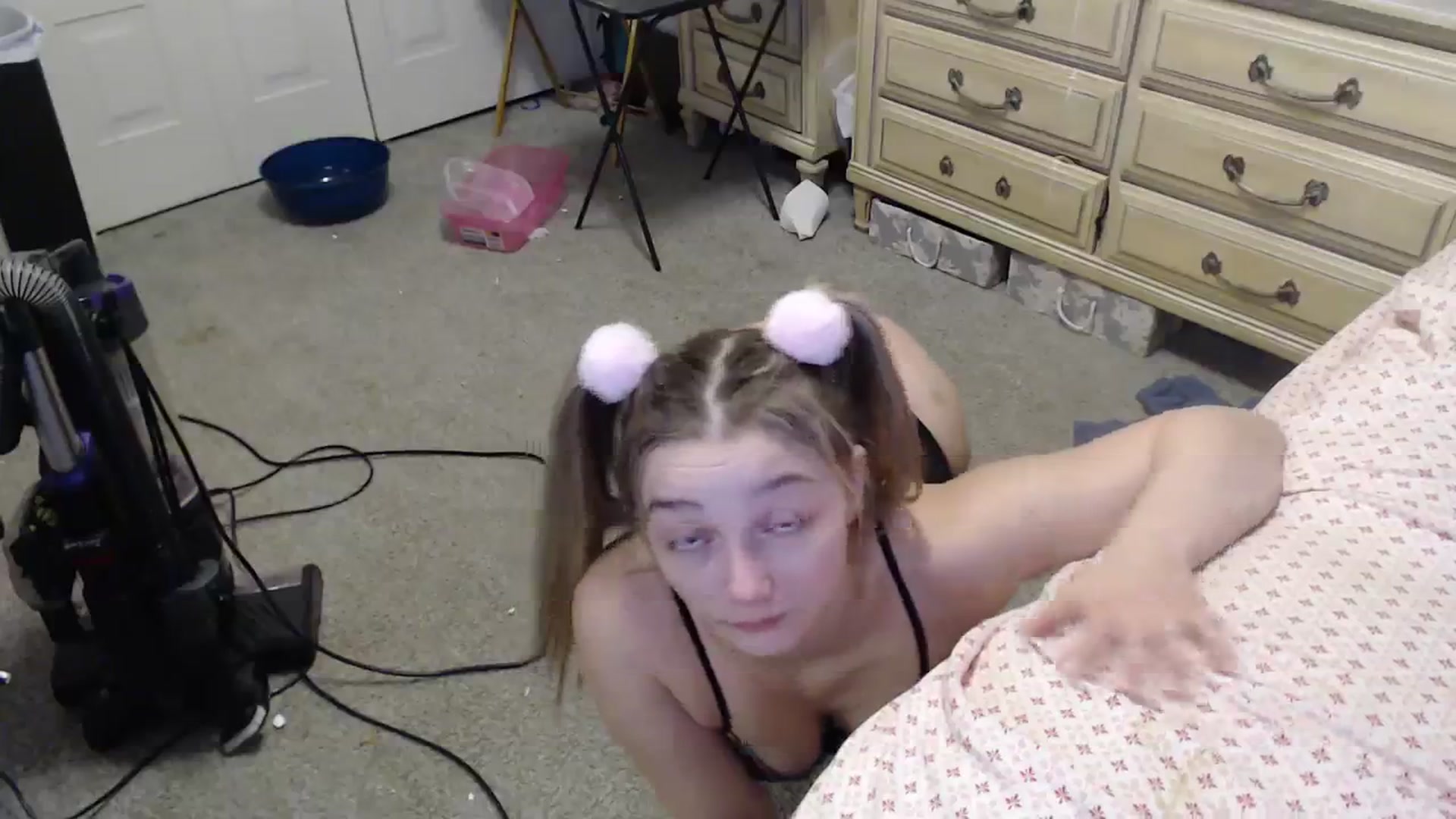 Gallery image thumbnail from Horizon_Blue's myfreecams stream on, 10/17/2023, 05:58 image 14 of 20