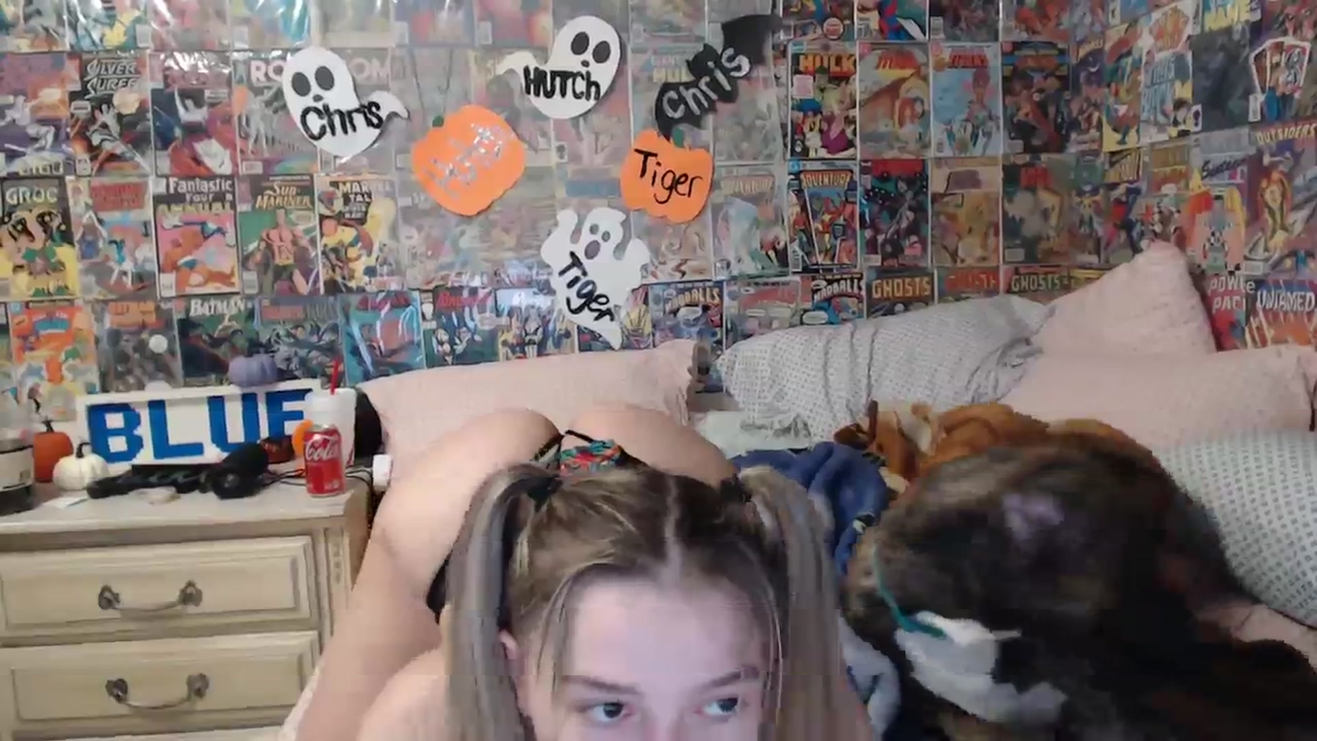 Gallery image thumbnail from Horizon_Blue's myfreecams stream on, 10/17/2023, 05:58 image 10 of 20