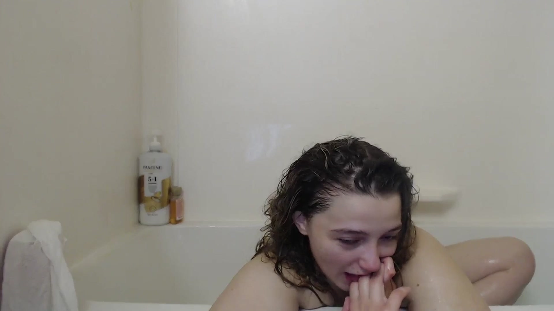 Gallery image thumbnail from Horizon_Blue's myfreecams stream on, 10/18/2023, 07:45 image 14 of 20