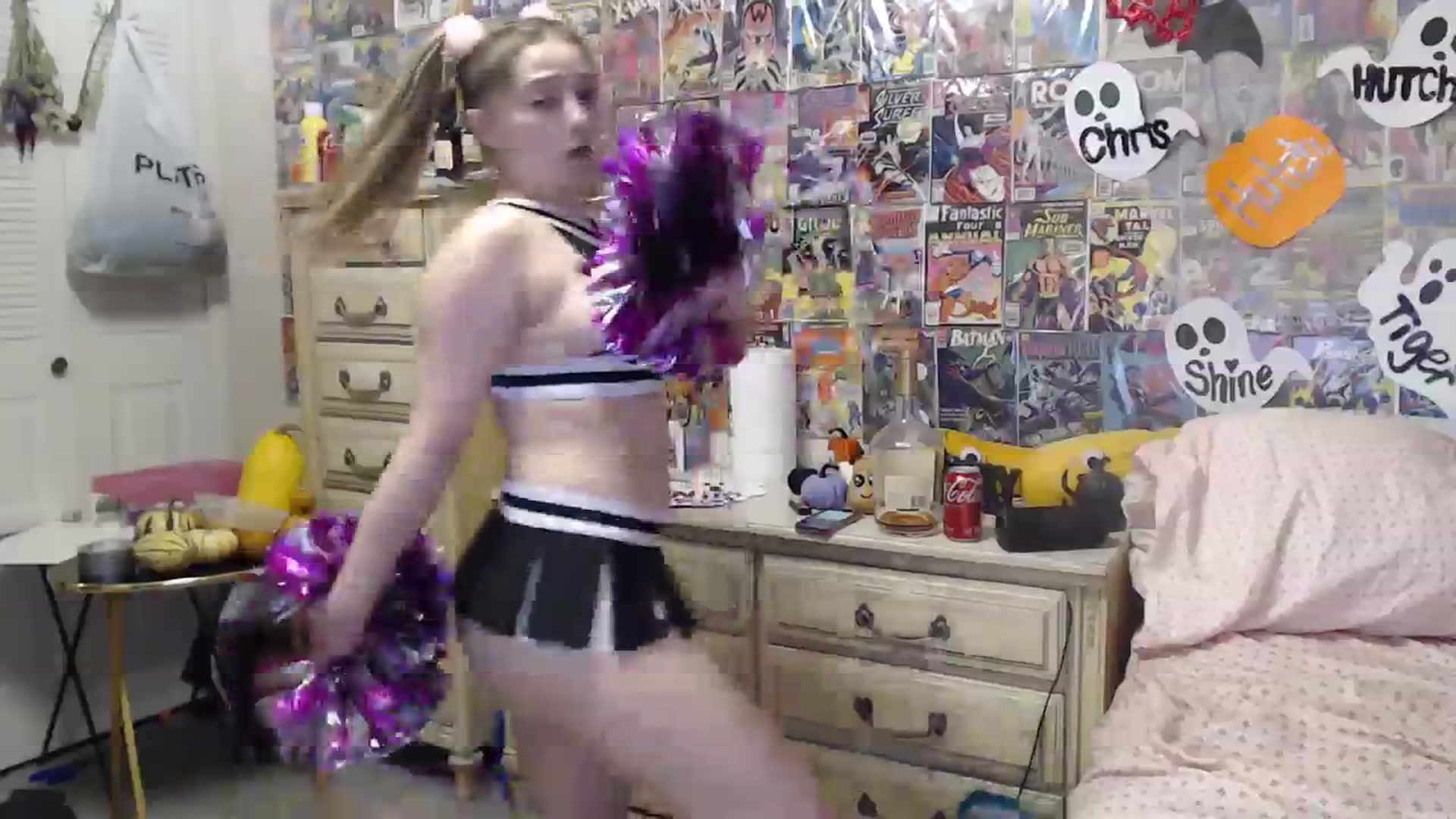 Gallery image thumbnail from Horizon_Blue's myfreecams stream on, 10/20/2023, 01:36 image 16 of 20