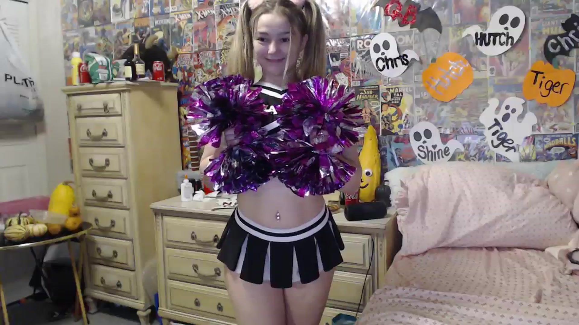 Gallery image thumbnail from Horizon_Blue's myfreecams stream on, 10/20/2023, 01:36 image 9 of 20