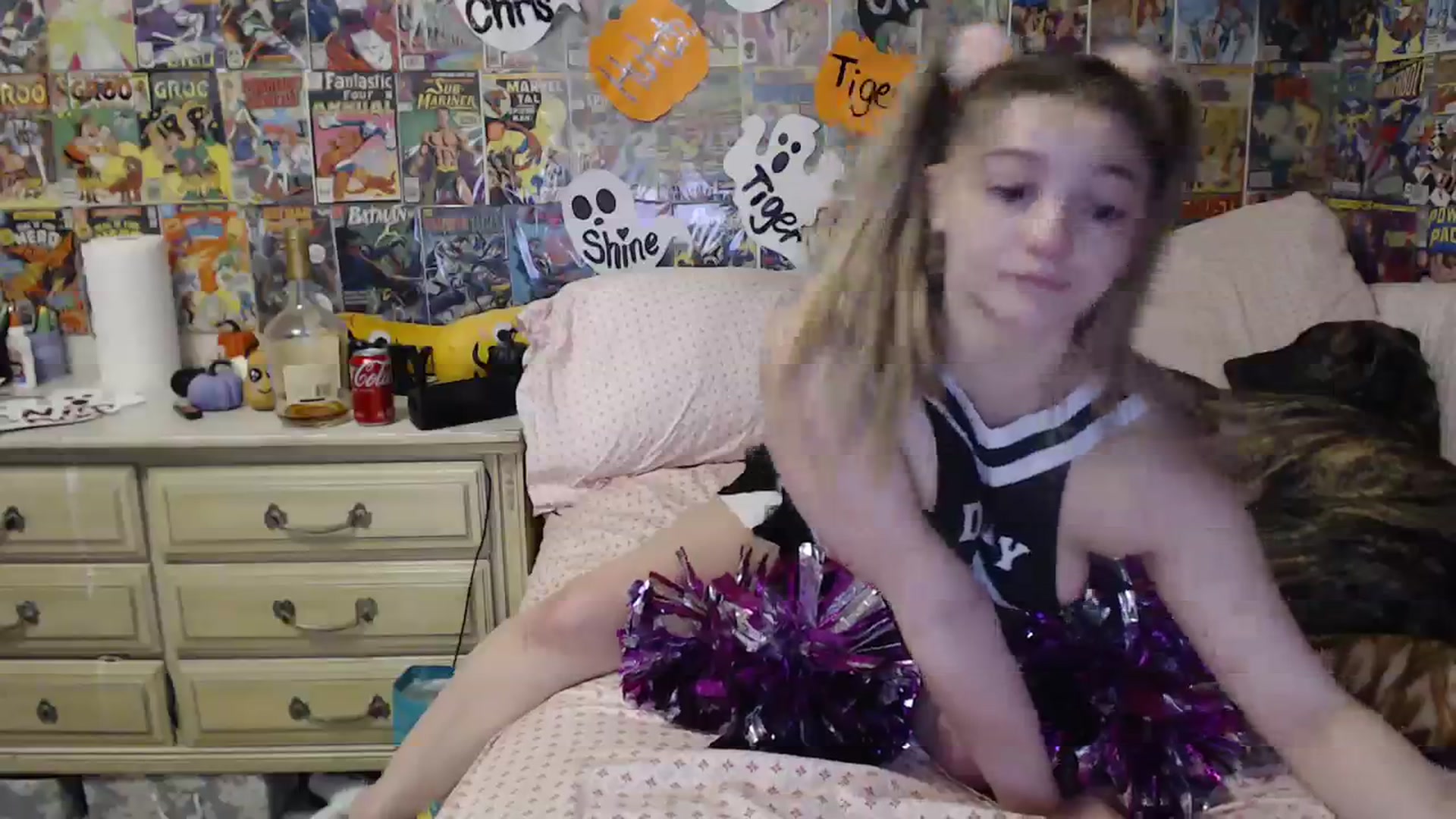 Gallery image thumbnail from Horizon_Blue's myfreecams stream on, 10/20/2023, 01:36 image 19 of 20