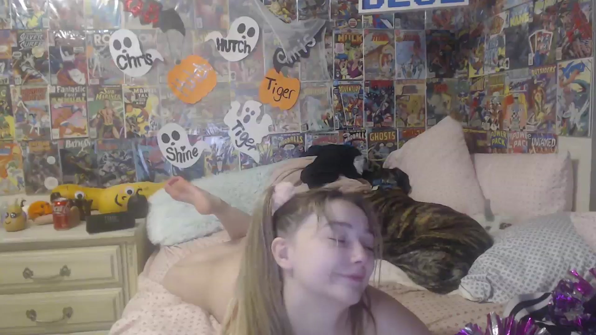Gallery image thumbnail from Horizon_Blue's myfreecams stream on, 10/20/2023, 03:58 image 18 of 20