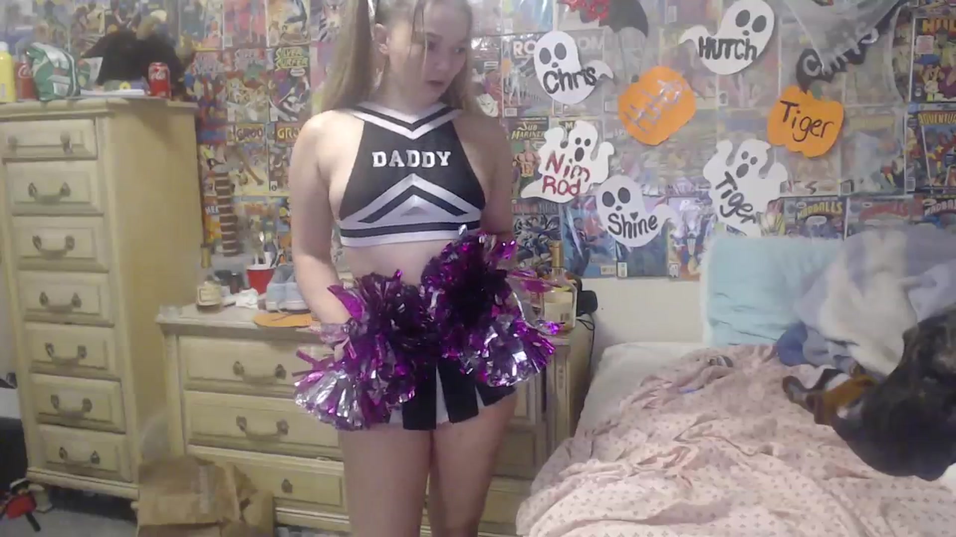 Gallery image thumbnail from Horizon_Blue's myfreecams stream on, 10/21/2023, 24:00 image 19 of 20