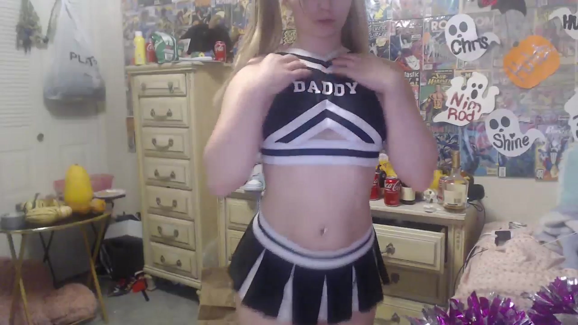 Gallery image thumbnail from Horizon_Blue's myfreecams stream on, 10/21/2023, 24:00 image 7 of 20