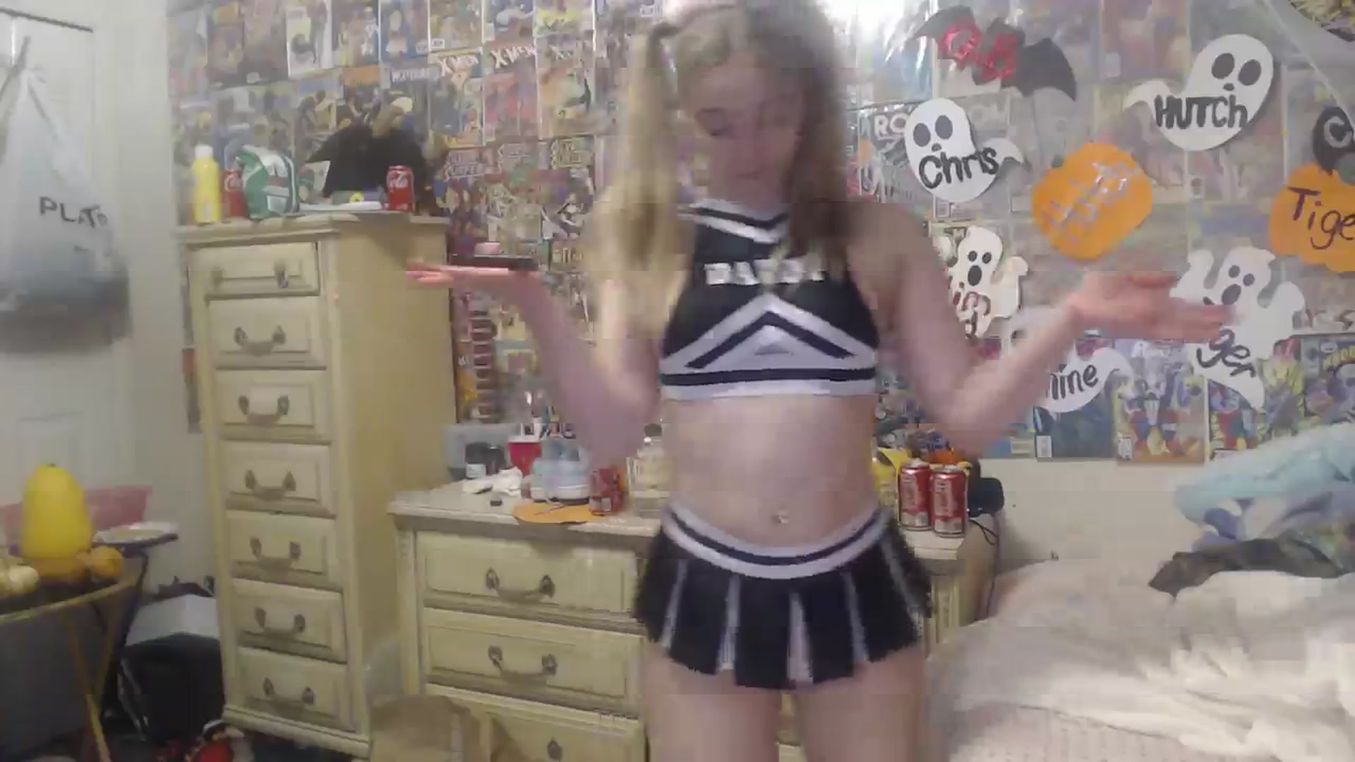 Gallery image thumbnail from Horizon_Blue's myfreecams stream on, 10/21/2023, 01:34 image 16 of 20