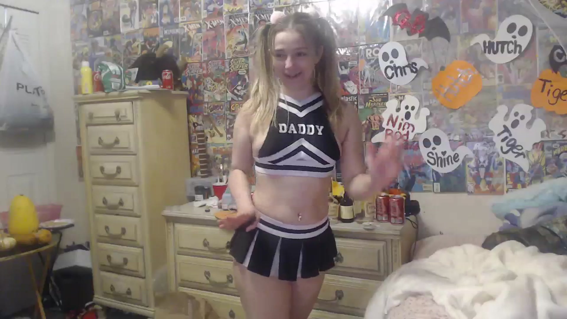 Gallery image thumbnail from Horizon_Blue's myfreecams stream on, 10/21/2023, 01:34 image 15 of 20