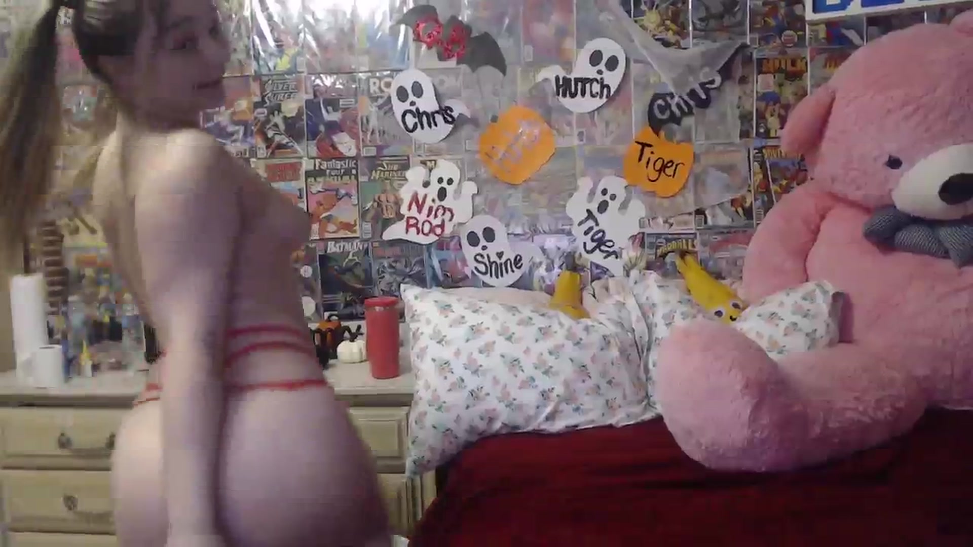 Gallery image thumbnail from Horizon_Blue's myfreecams stream on, 10/28/2023, 02:30 image 11 of 20