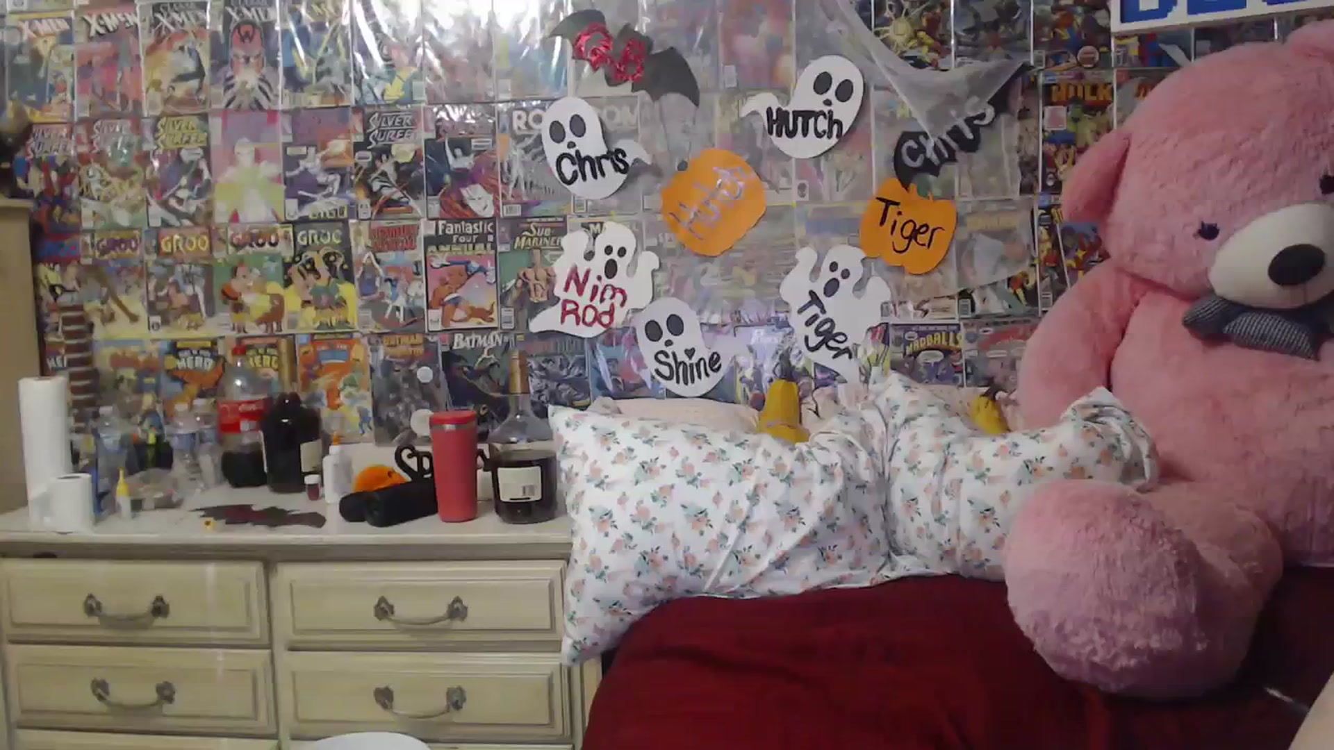 Gallery image thumbnail from Horizon_Blue's myfreecams stream on, 10/28/2023, 02:30 image 12 of 20