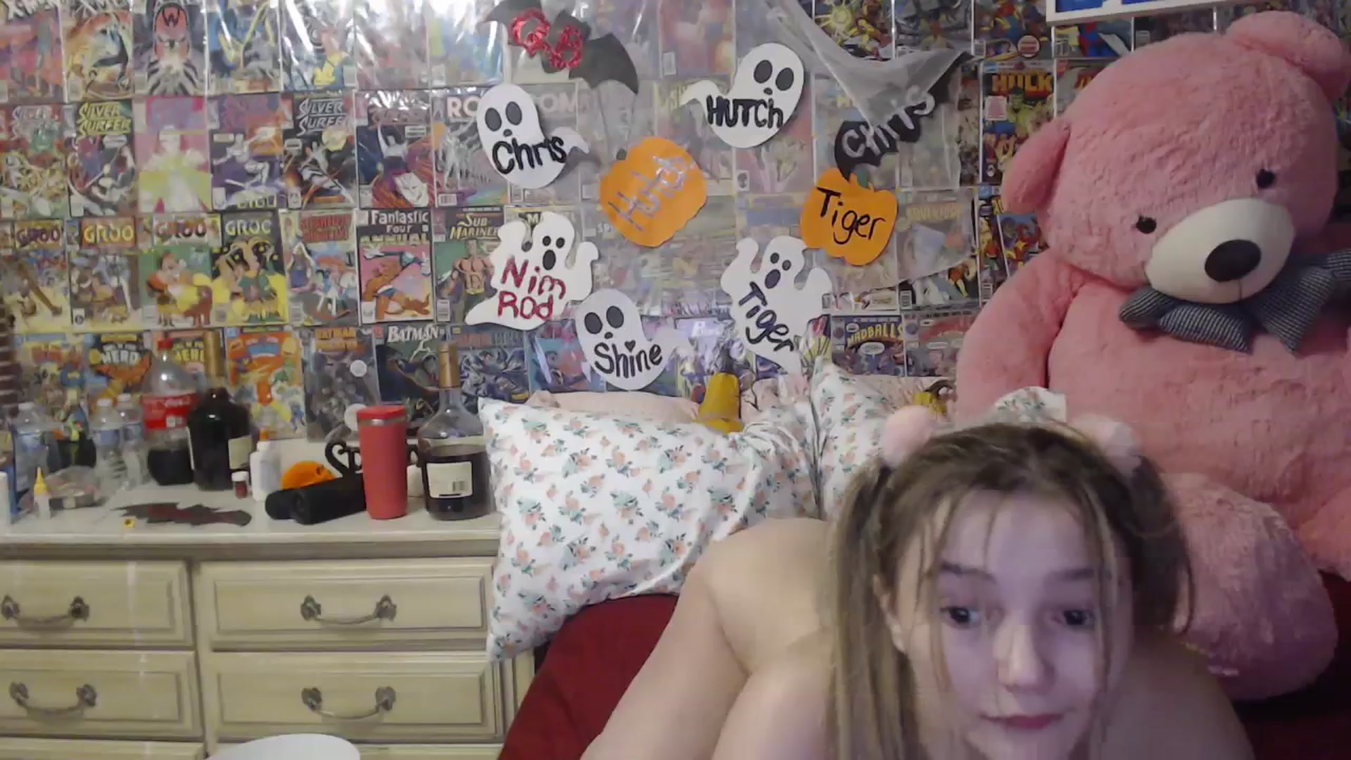 Gallery image thumbnail from Horizon_Blue's myfreecams stream on, 10/28/2023, 02:30 image 15 of 20