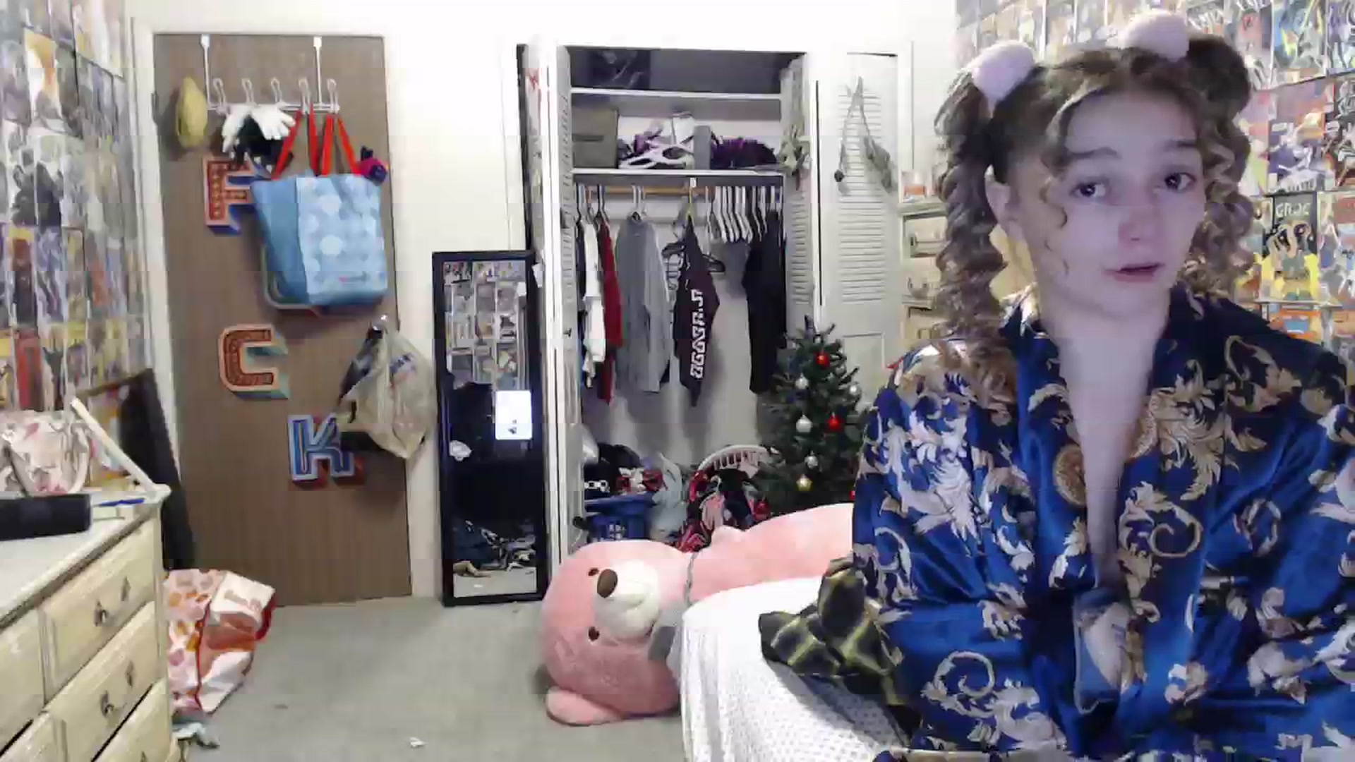 Gallery image thumbnail from Horizon_Blue's myfreecams stream on, 11/22/2023, 07:10 image 19 of 20