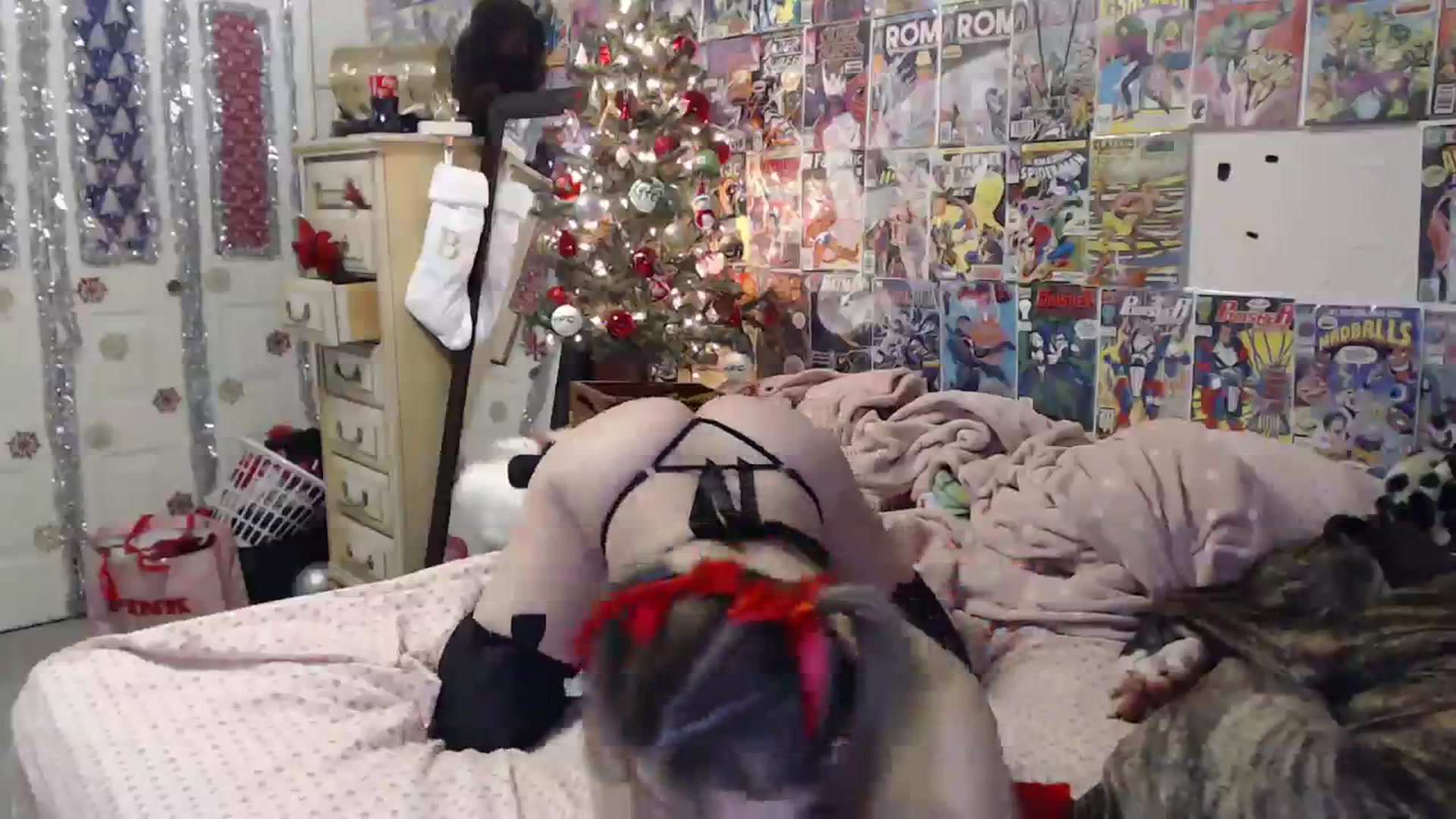 Gallery image thumbnail from Horizon_Blue's myfreecams stream on, 12/24/2023, 04:24 image 5 of 20