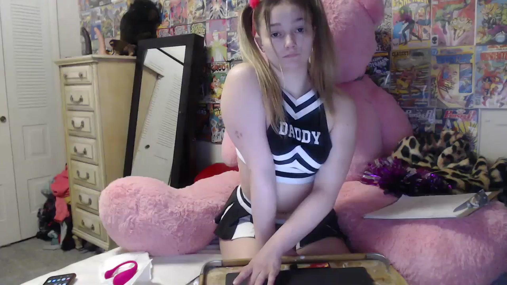 Gallery image thumbnail from Horizon_Blue's myfreecams stream on, 02/13/2024, 03:08 image 4 of 20