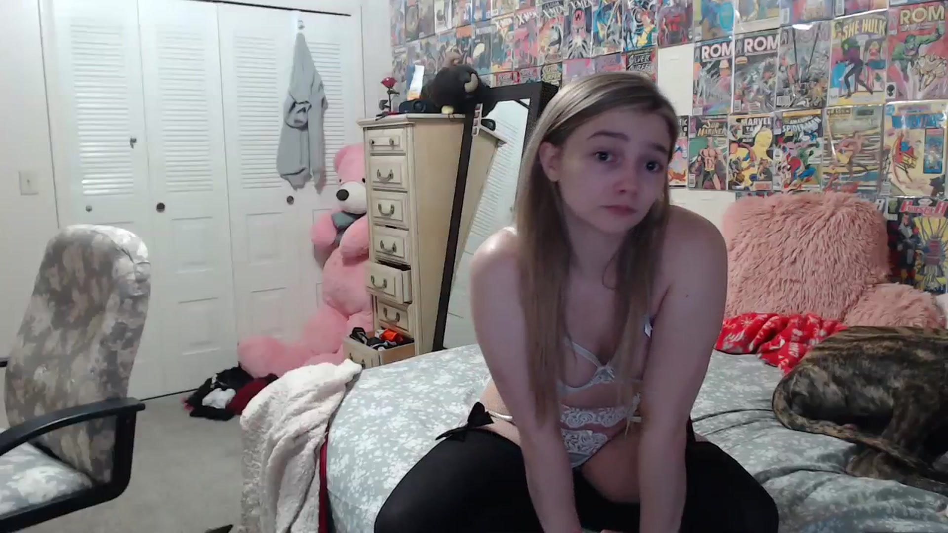 Gallery image thumbnail from Horizon_Blue's myfreecams stream on, 04/09/2024, 10:03 image 3 of 20