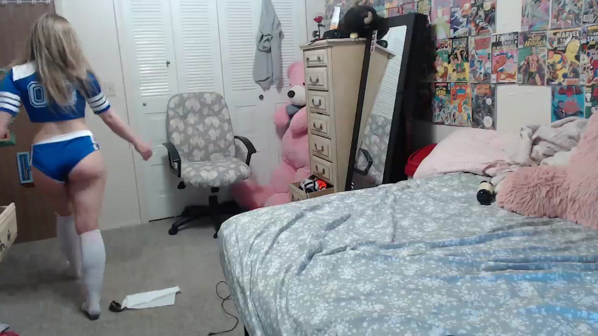 Gallery image thumbnail from Horizon_Blue's myfreecams stream on, 04/09/2024, 13:44 image 19 of 20