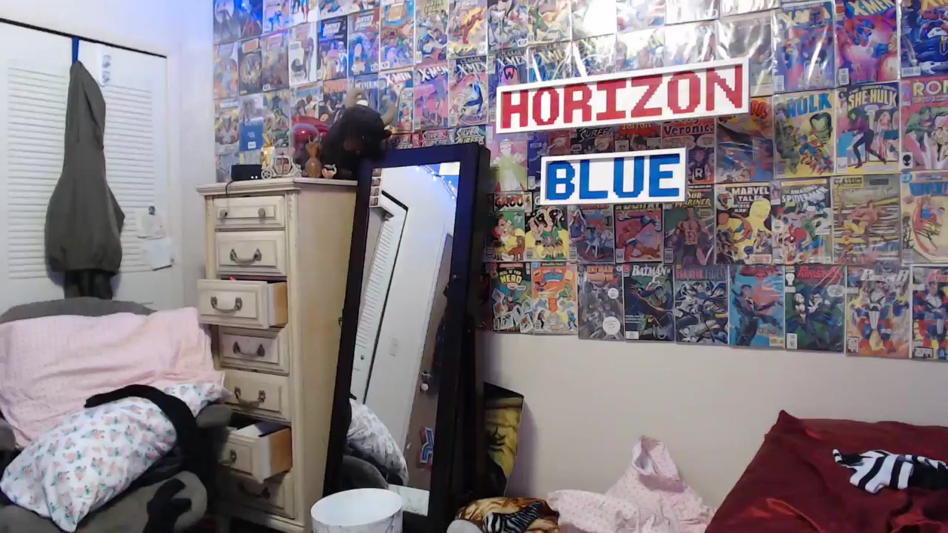 Gallery image thumbnail from Horizon_Blue's myfreecams stream on, 05/10/2024, 05:05 image 8 of 20