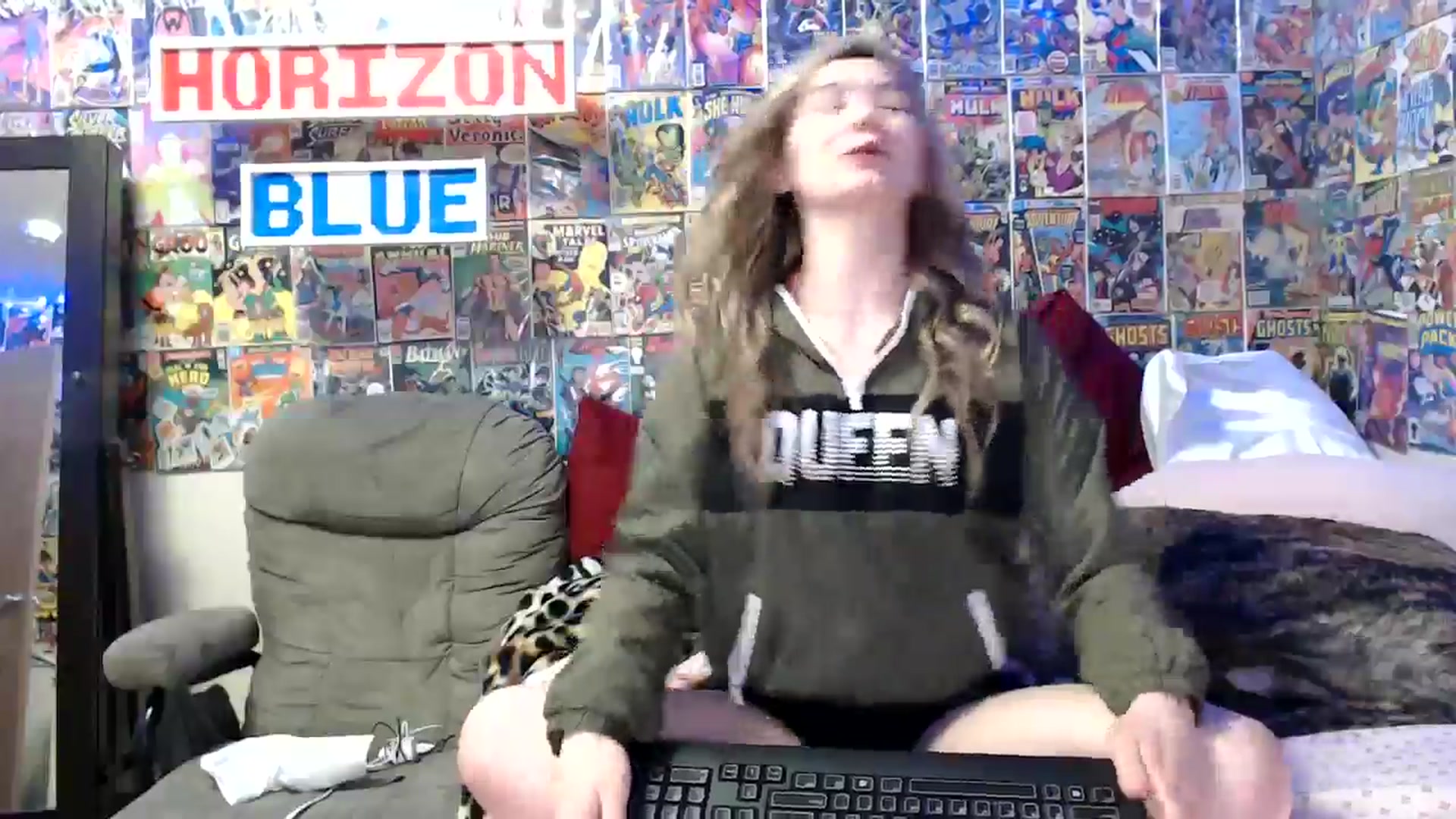 Gallery image thumbnail from Horizon_Blue's myfreecams stream on, 05/23/2024, 01:39 image 2 of 20