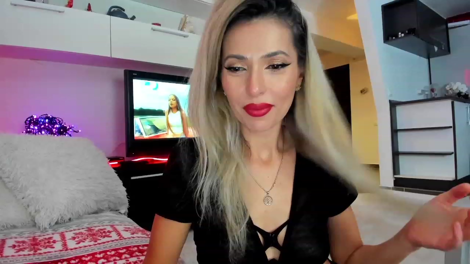 Gallery image thumbnail from Horny4Santa's myfreecams stream on, 12/16/2023, 02:41 image 8 of 20