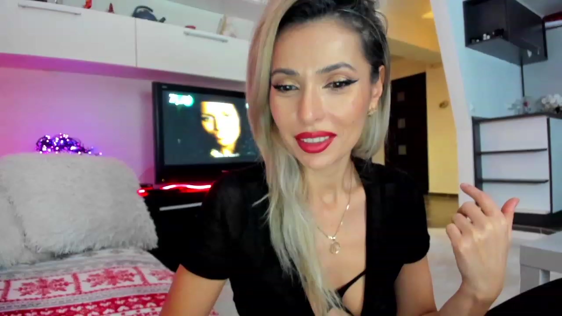 Gallery image thumbnail from Horny4Santa's myfreecams stream on, 12/16/2023, 02:41 image 12 of 20