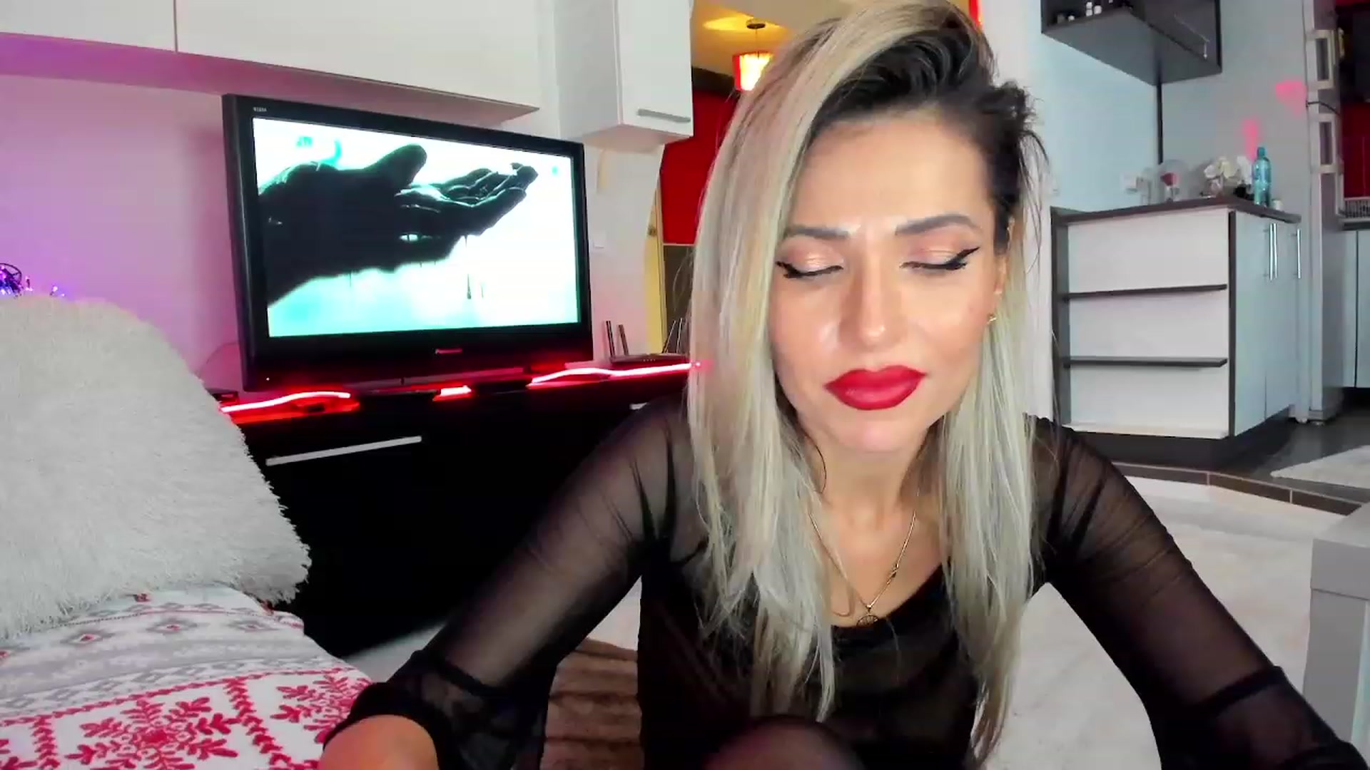 Gallery image thumbnail from Horny4Santa's myfreecams stream on, 12/19/2023, 01:48 image 14 of 20