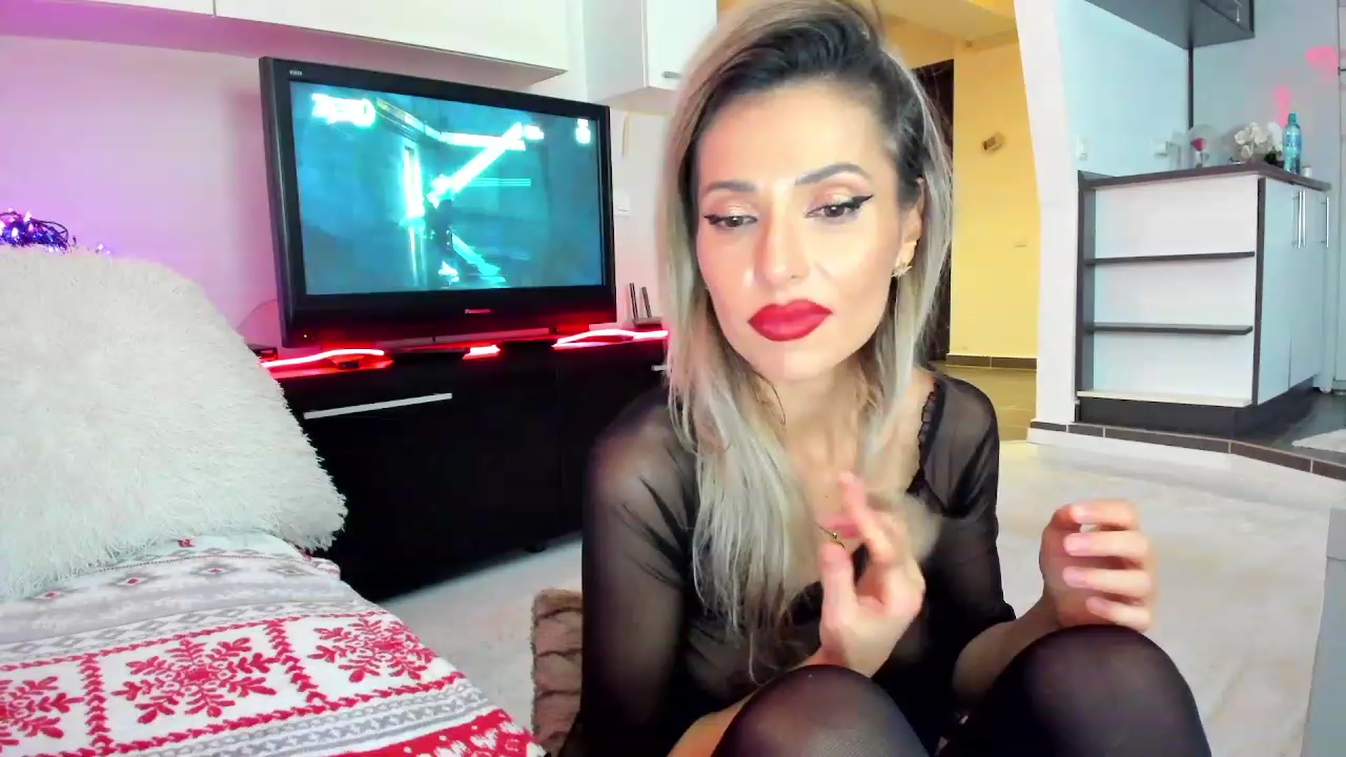 Gallery image thumbnail from Horny4Santa's myfreecams stream on, 12/19/2023, 01:48 image 20 of 20