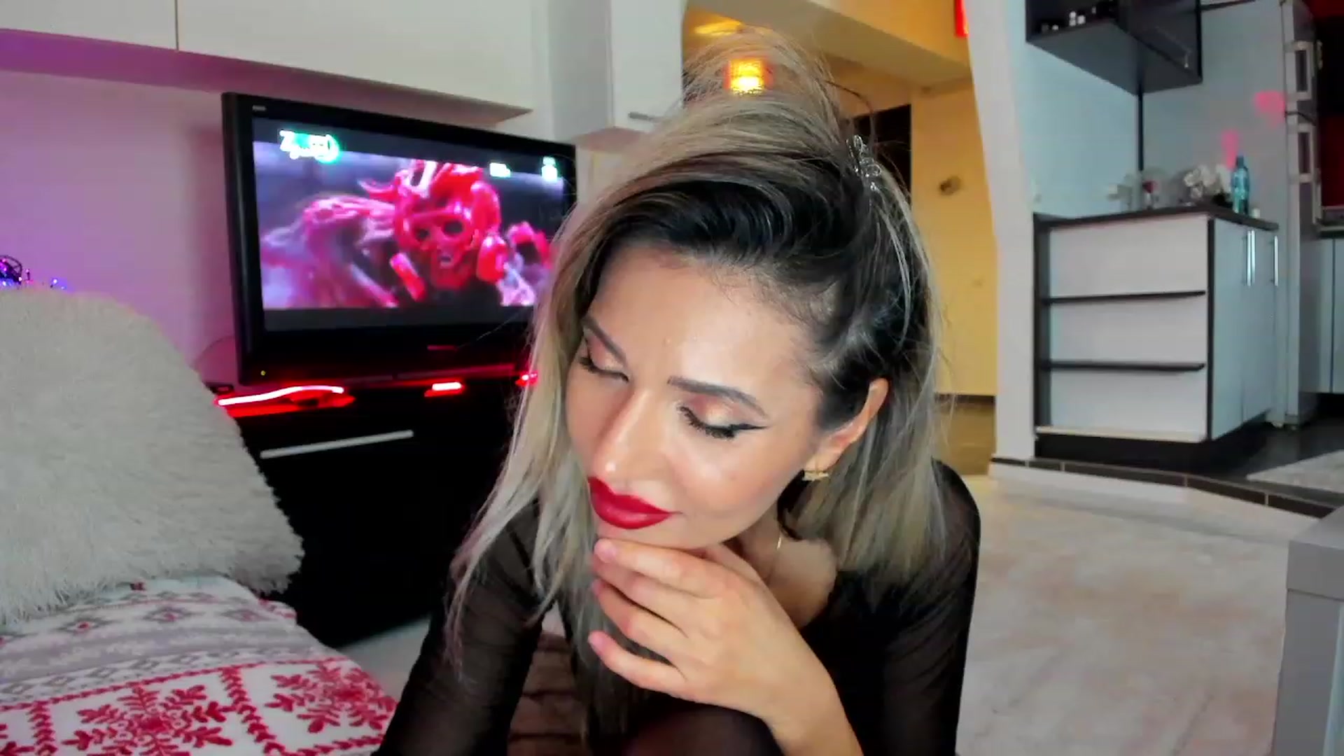 Gallery image thumbnail from Horny4Santa's myfreecams stream on, 12/19/2023, 01:48 image 18 of 20