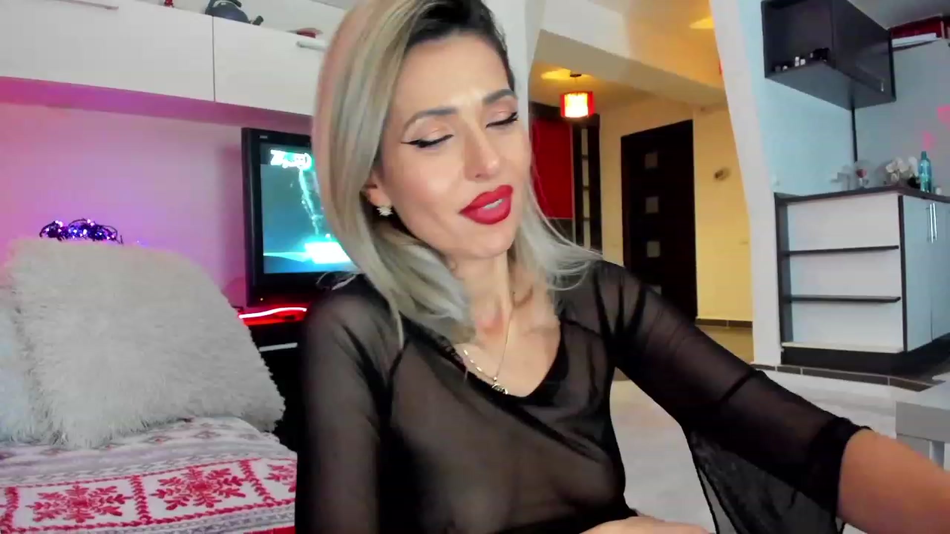 Gallery image thumbnail from Horny4Santa's myfreecams stream on, 12/19/2023, 02:51 image 16 of 20