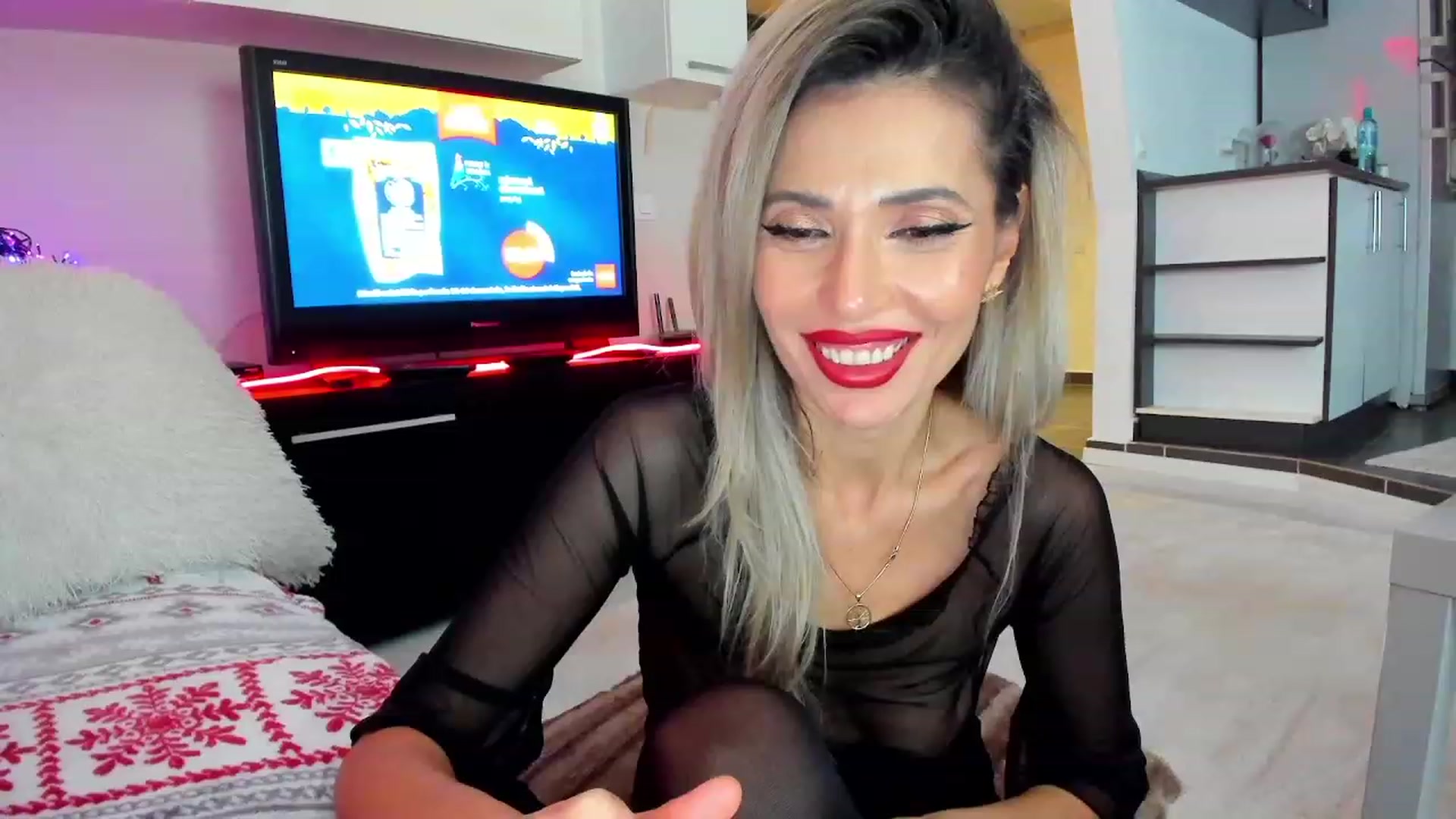 Gallery image thumbnail from Horny4Santa's myfreecams stream on, 12/19/2023, 02:51 image 6 of 20