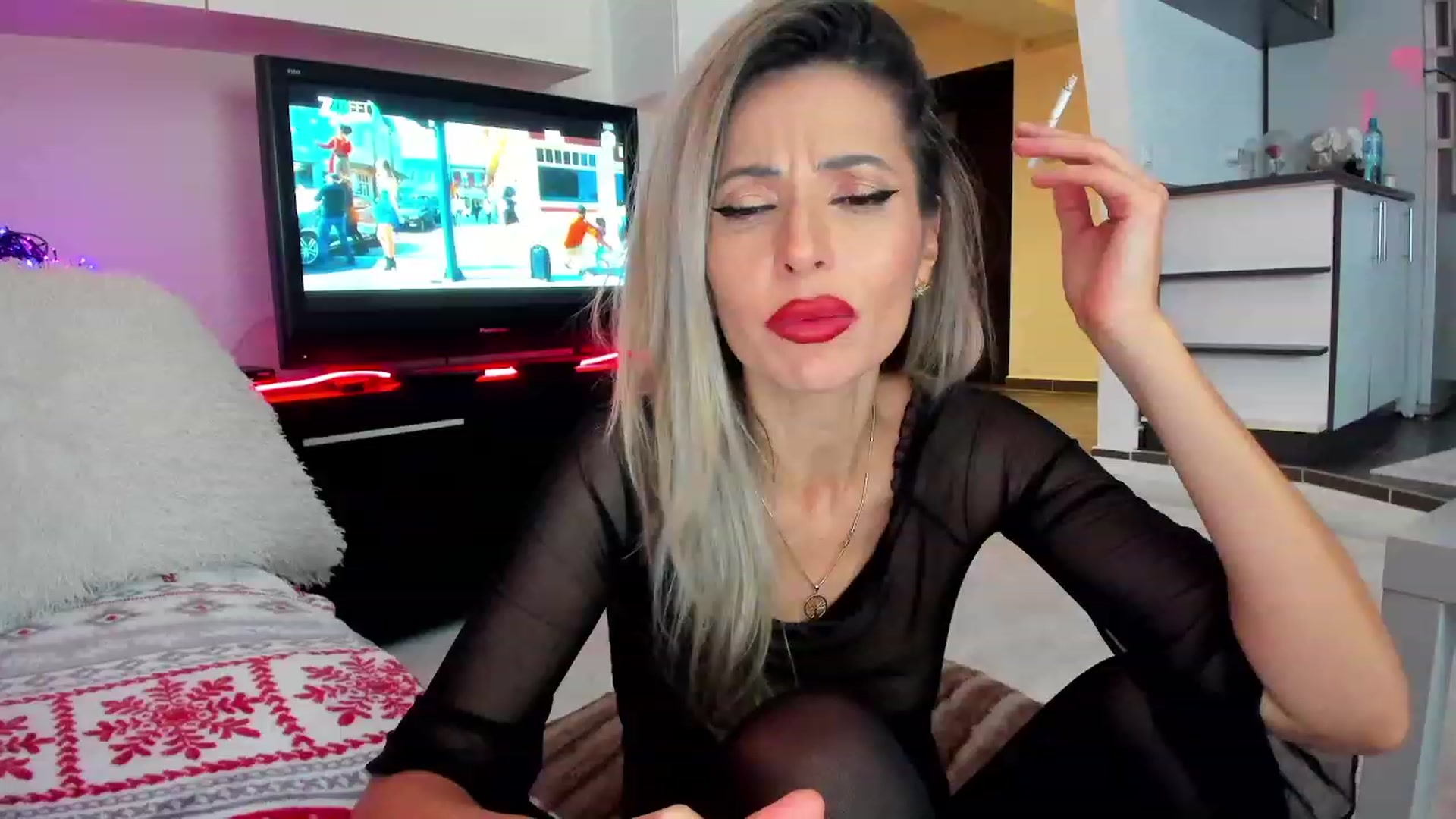 Gallery image thumbnail from Horny4Santa's myfreecams stream on, 12/19/2023, 02:51 image 5 of 20
