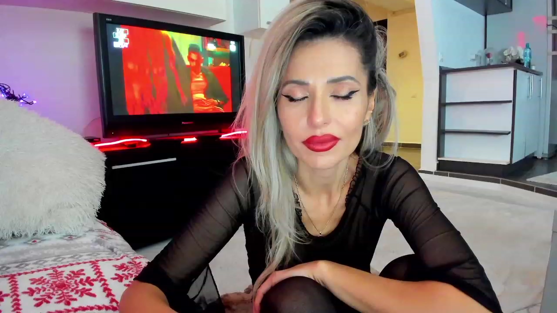Gallery image thumbnail from Horny4Santa's myfreecams stream on, 12/19/2023, 05:39 image 1 of 20