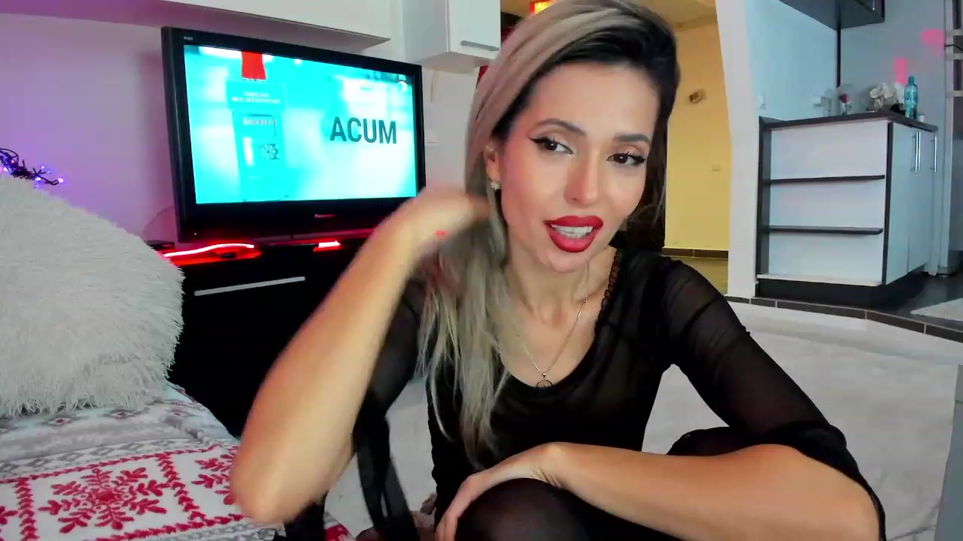Gallery image thumbnail from Horny4Santa's myfreecams stream on, 12/19/2023, 05:39 image 5 of 20