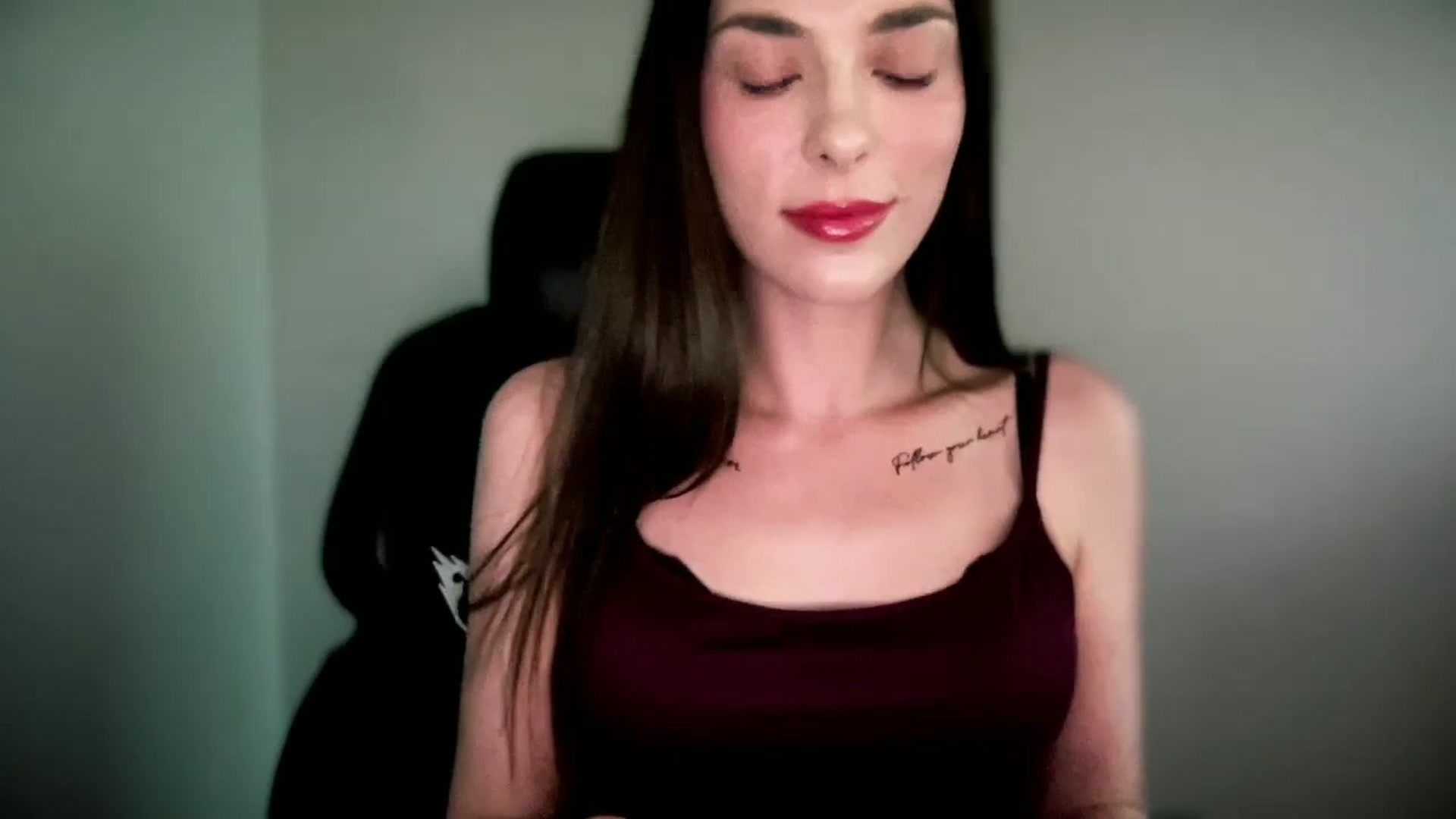 Gallery image thumbnail from HornyHailey's myfreecams stream on, 05/27/2024, 14:47 image 15 of 20