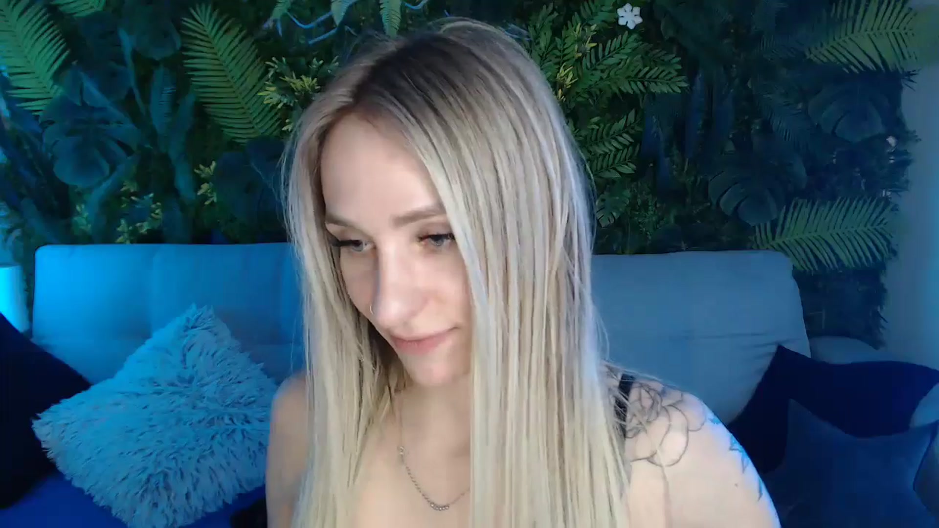 Gallery image thumbnail from Horny_Blond's myfreecams stream on, 05/10/2024, 10:05 image 16 of 20
