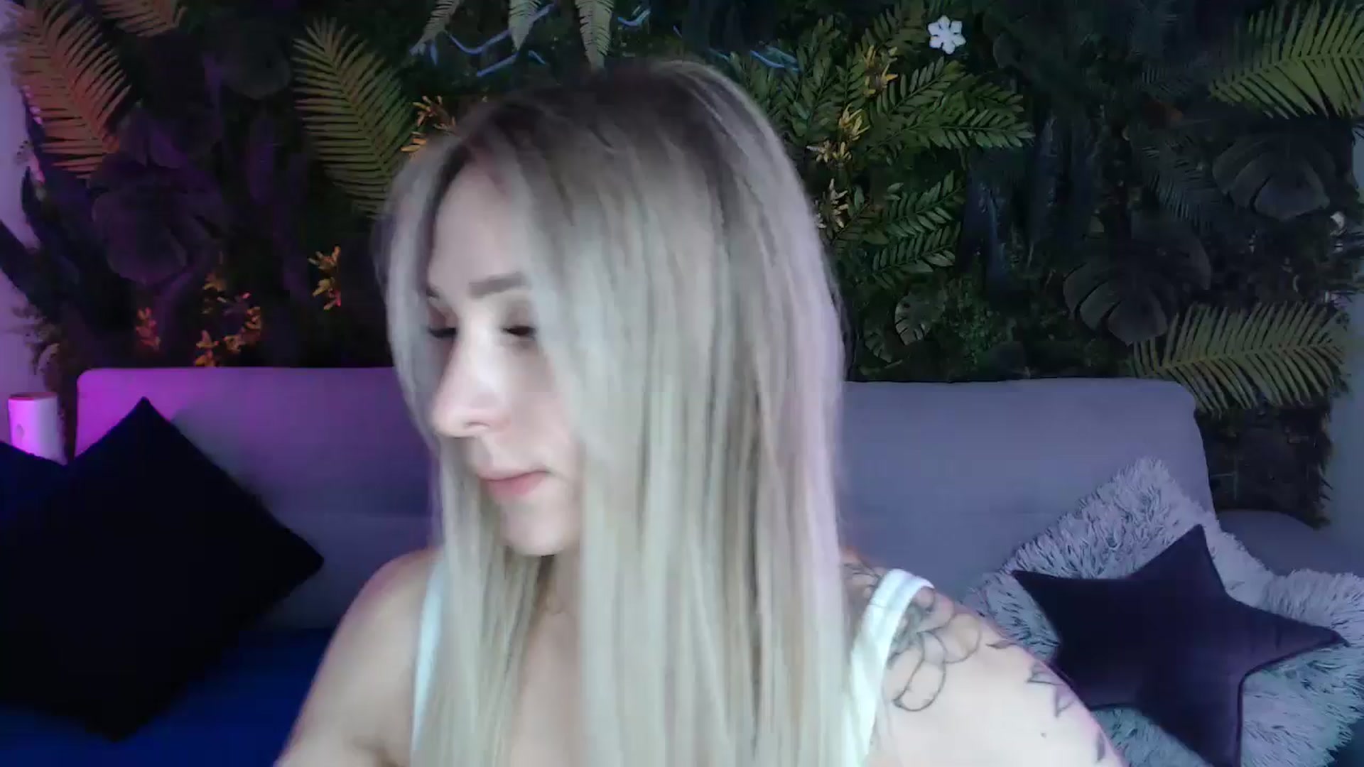 Gallery image thumbnail from Horny_Blond's myfreecams stream on, 05/13/2024, 08:11 image 1 of 20