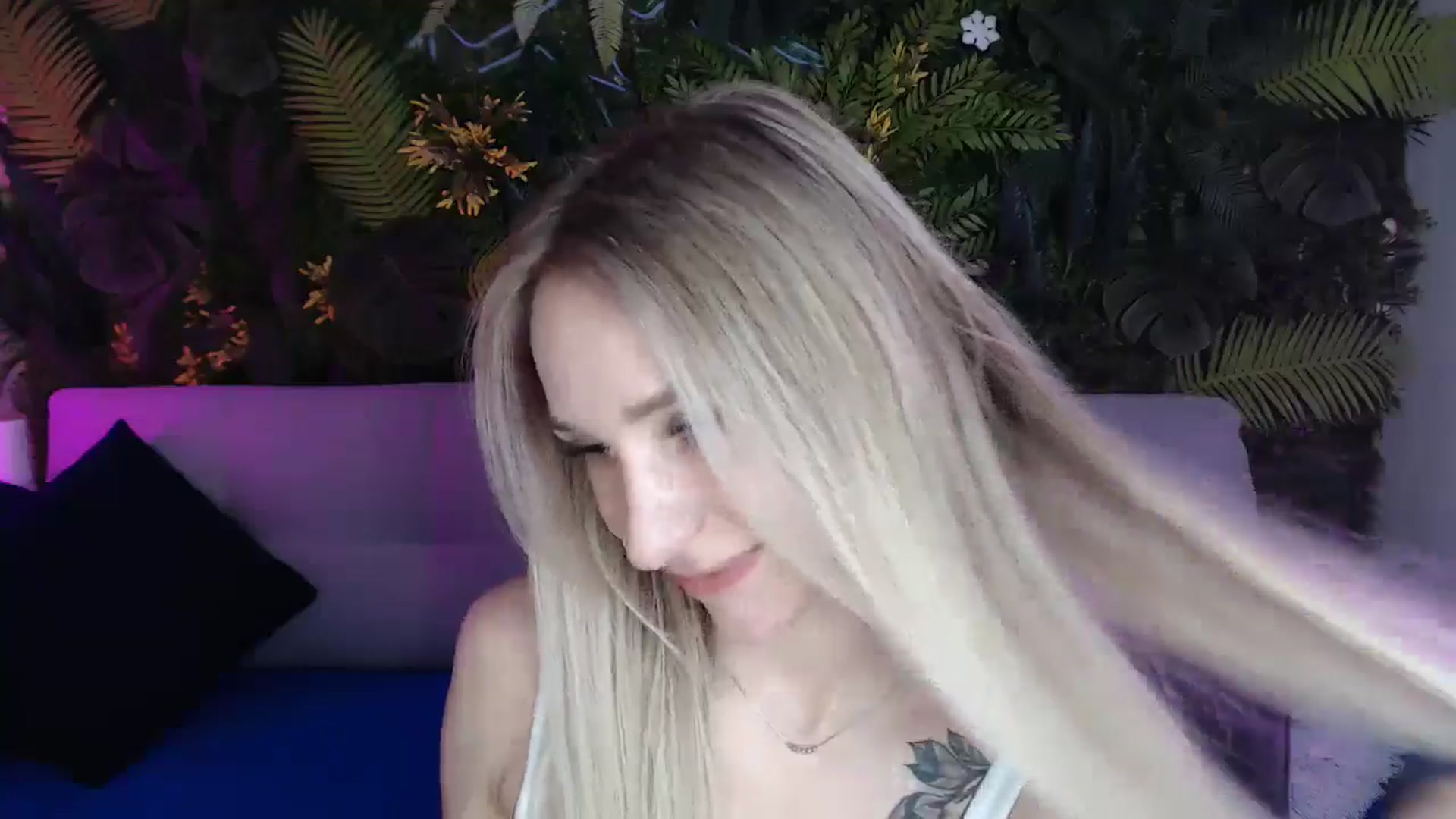 Gallery image thumbnail from Horny_Blond's myfreecams stream on, 05/13/2024, 08:11 image 11 of 20