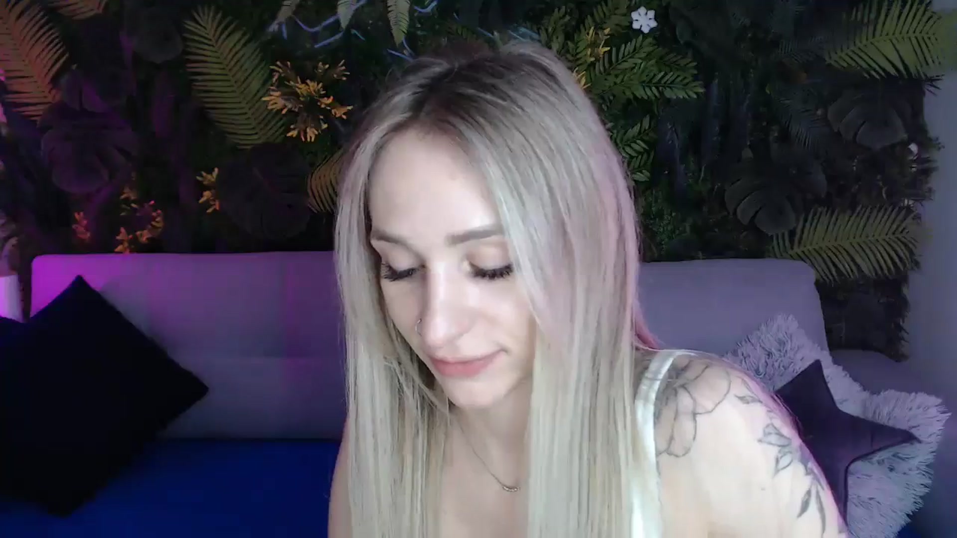 Gallery image thumbnail from Horny_Blond's myfreecams stream on, 05/13/2024, 08:11 image 19 of 20
