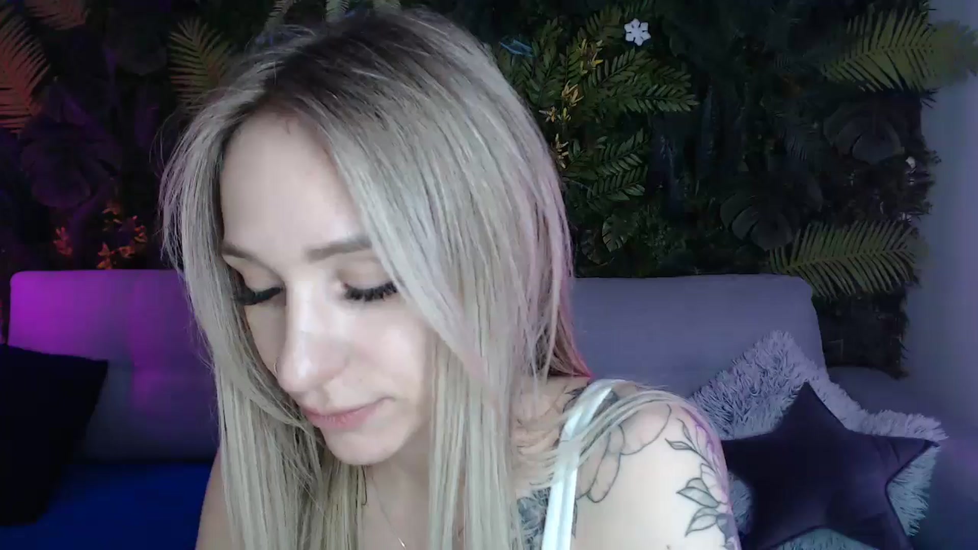 Gallery image thumbnail from Horny_Blond's myfreecams stream on, 05/13/2024, 09:59 image 15 of 20
