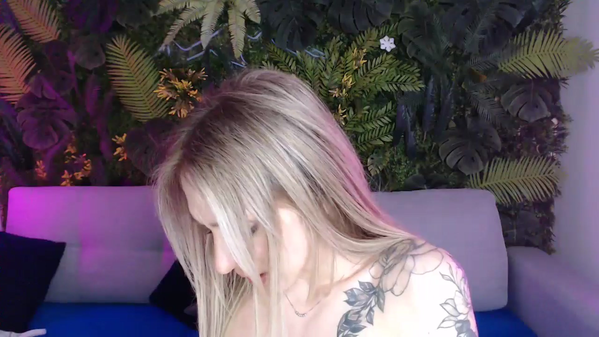 Gallery image thumbnail from Horny_Blond's myfreecams stream on, 05/13/2024, 11:11 image 3 of 20